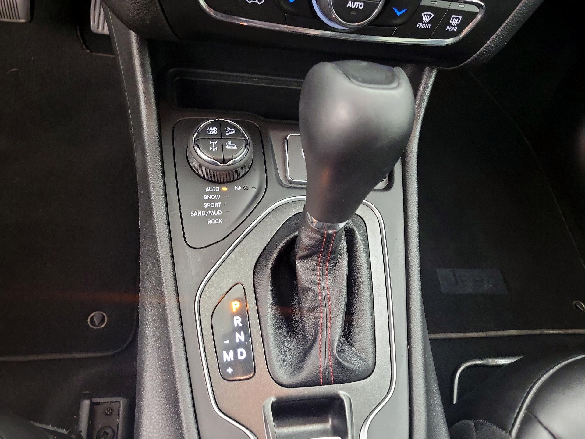 Thumbnail: 2021 Jeep Cherokee - 17