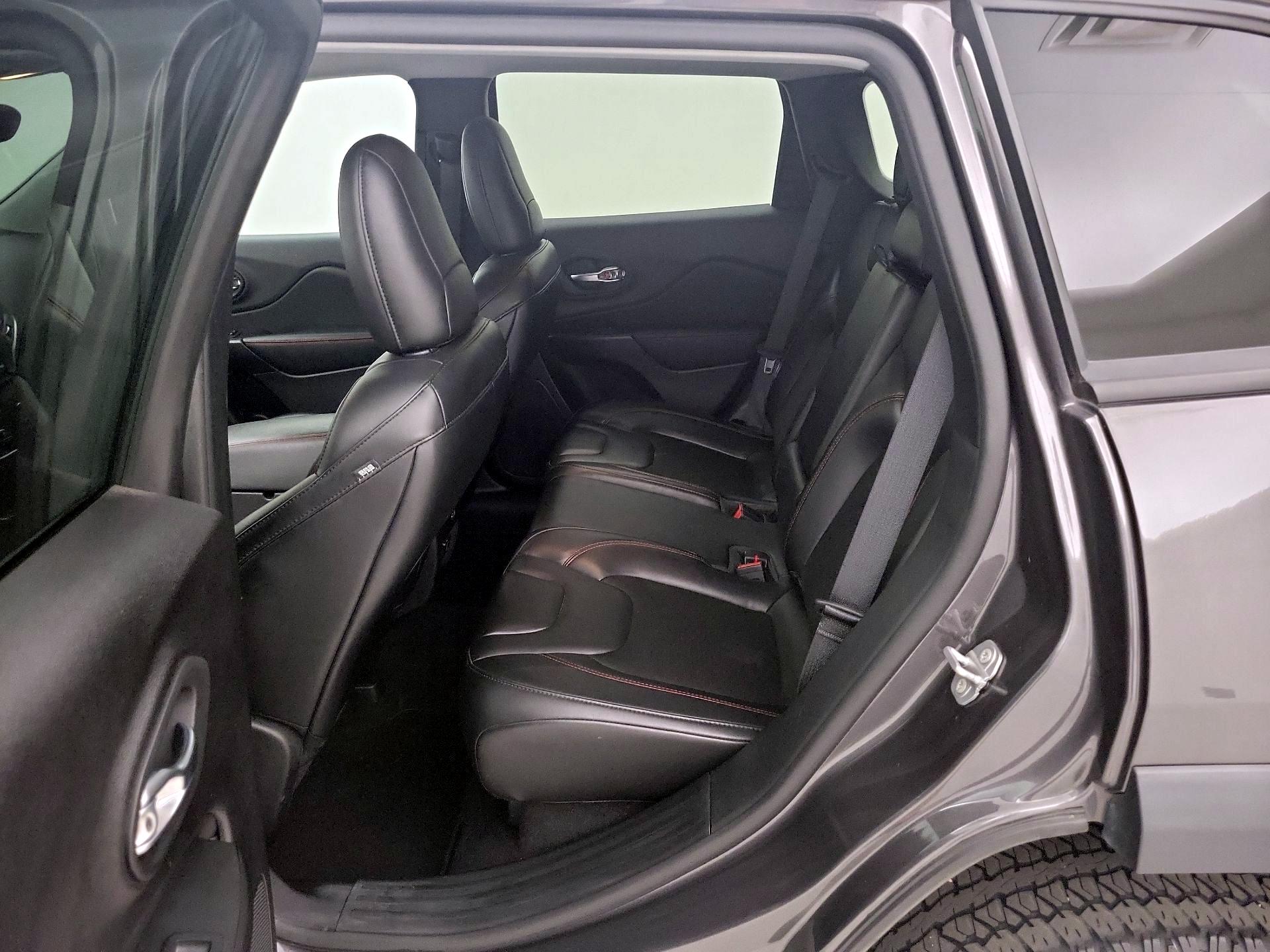 Thumbnail: 2021 Jeep Cherokee - 19