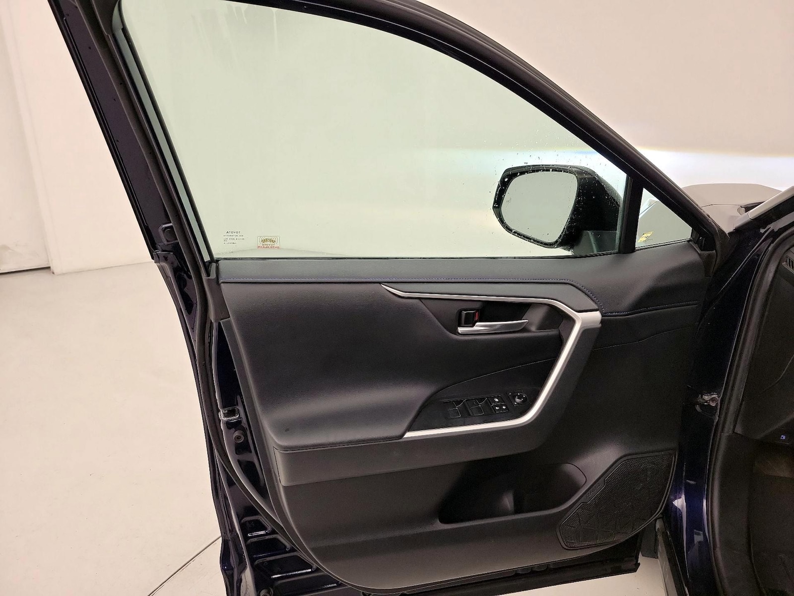 2021 Toyota RAV4 XSE - Photo 13