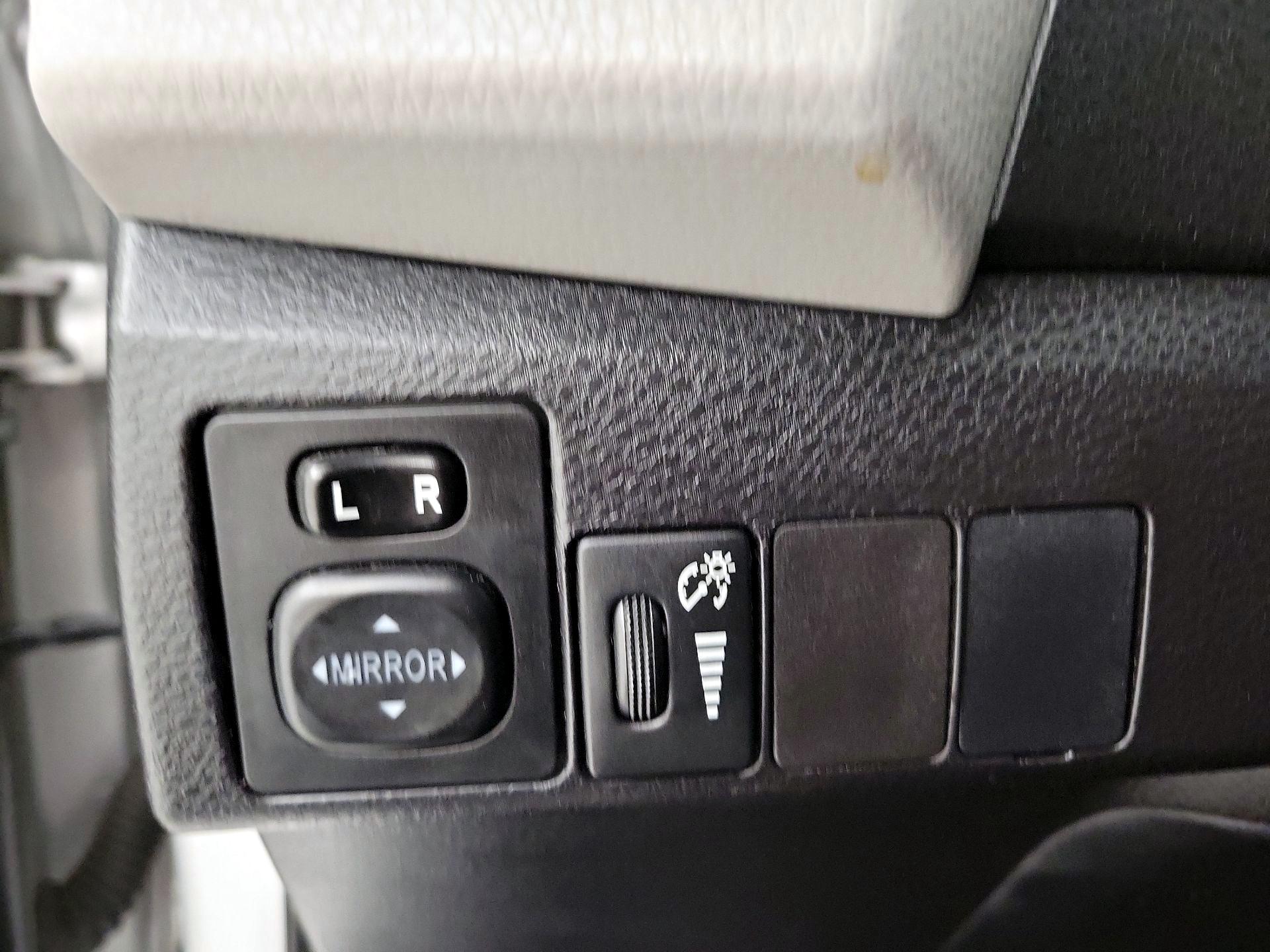 Thumbnail: 2015 Toyota Corolla - 13