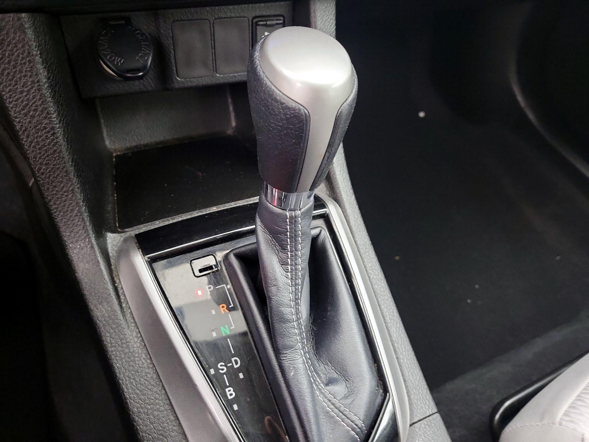 Thumbnail: 2015 Toyota Corolla - 17