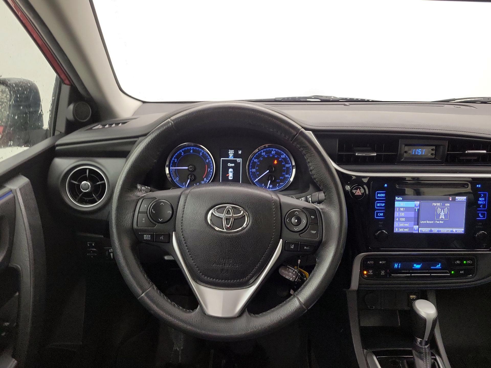 Thumbnail: 2017 Toyota Corolla - 10