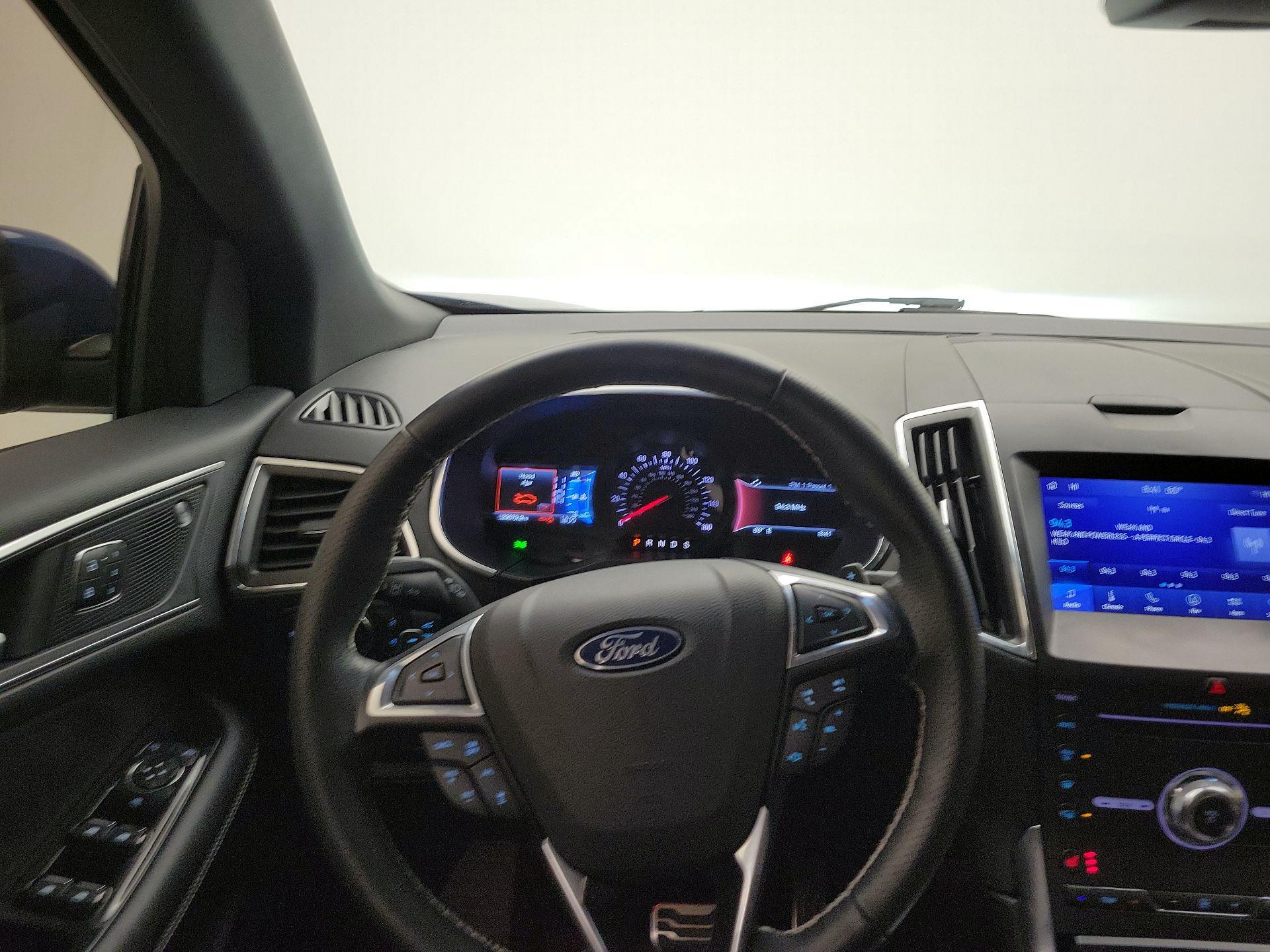 Thumbnail: 2019 Ford Edge - 10