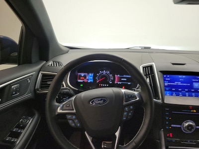 Steering Wheel & Instrument Cluster (On)
