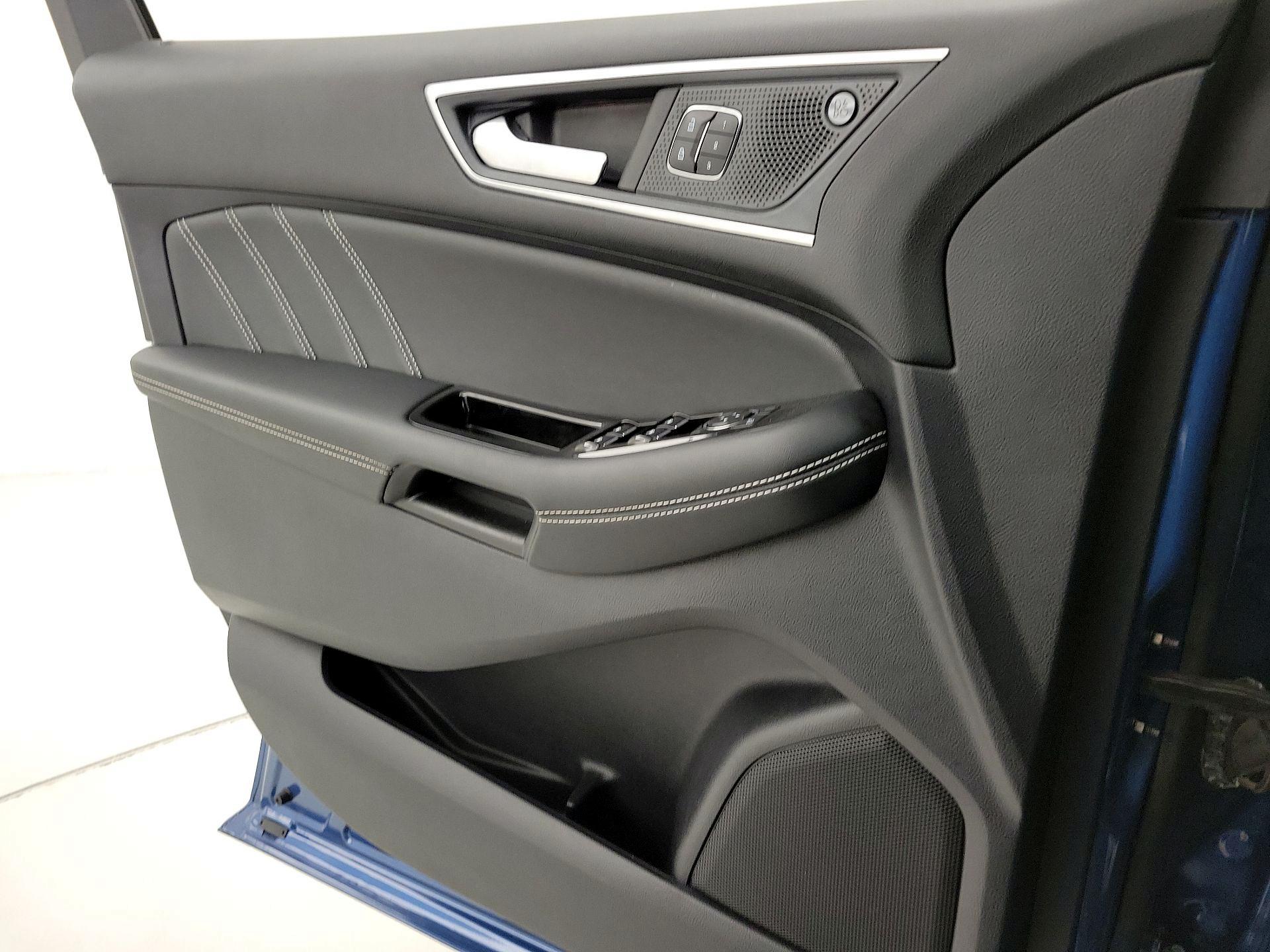 Thumbnail: 2019 Ford Edge - 12