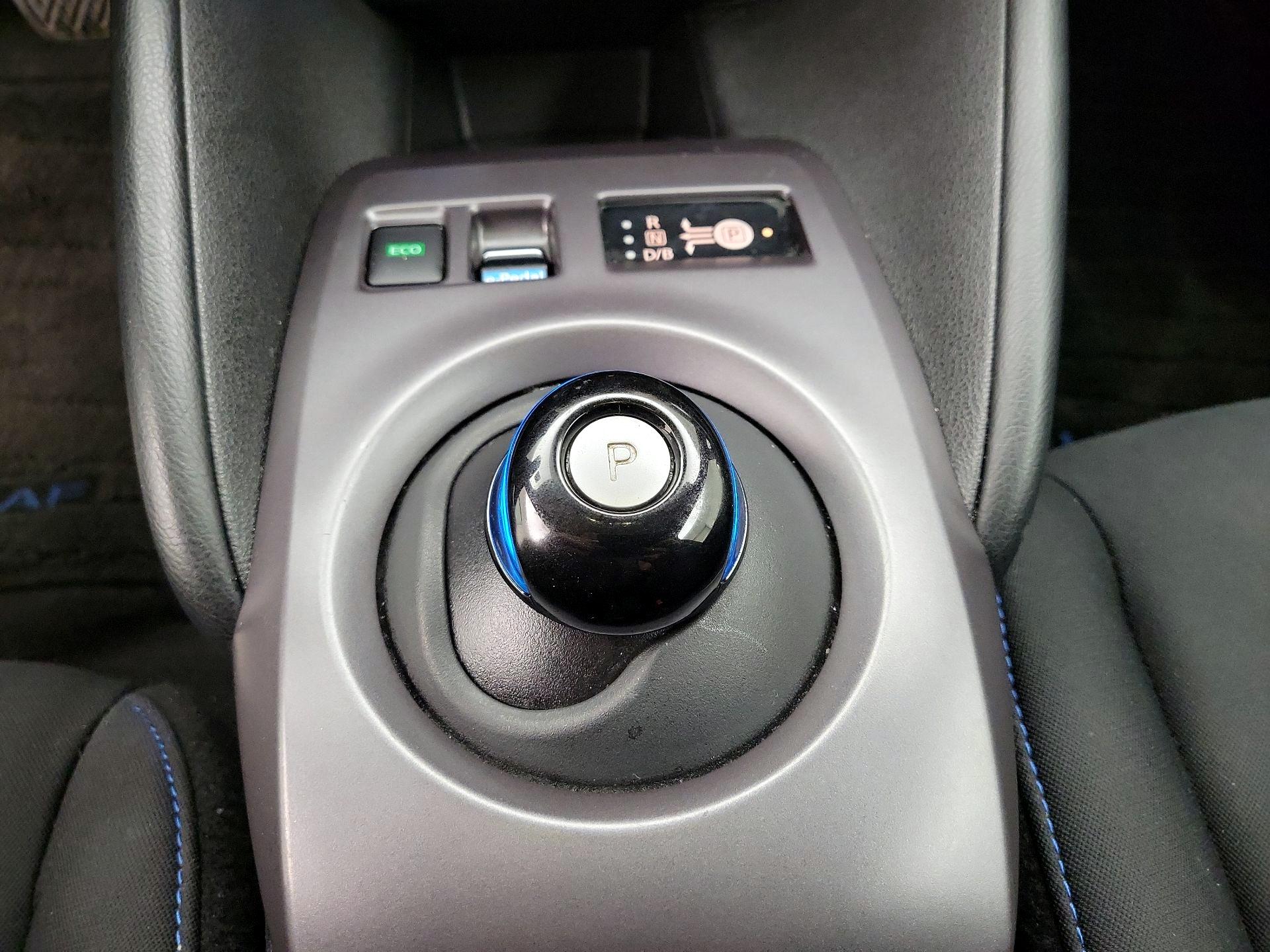 Thumbnail: 2021 Nissan Leaf - 17