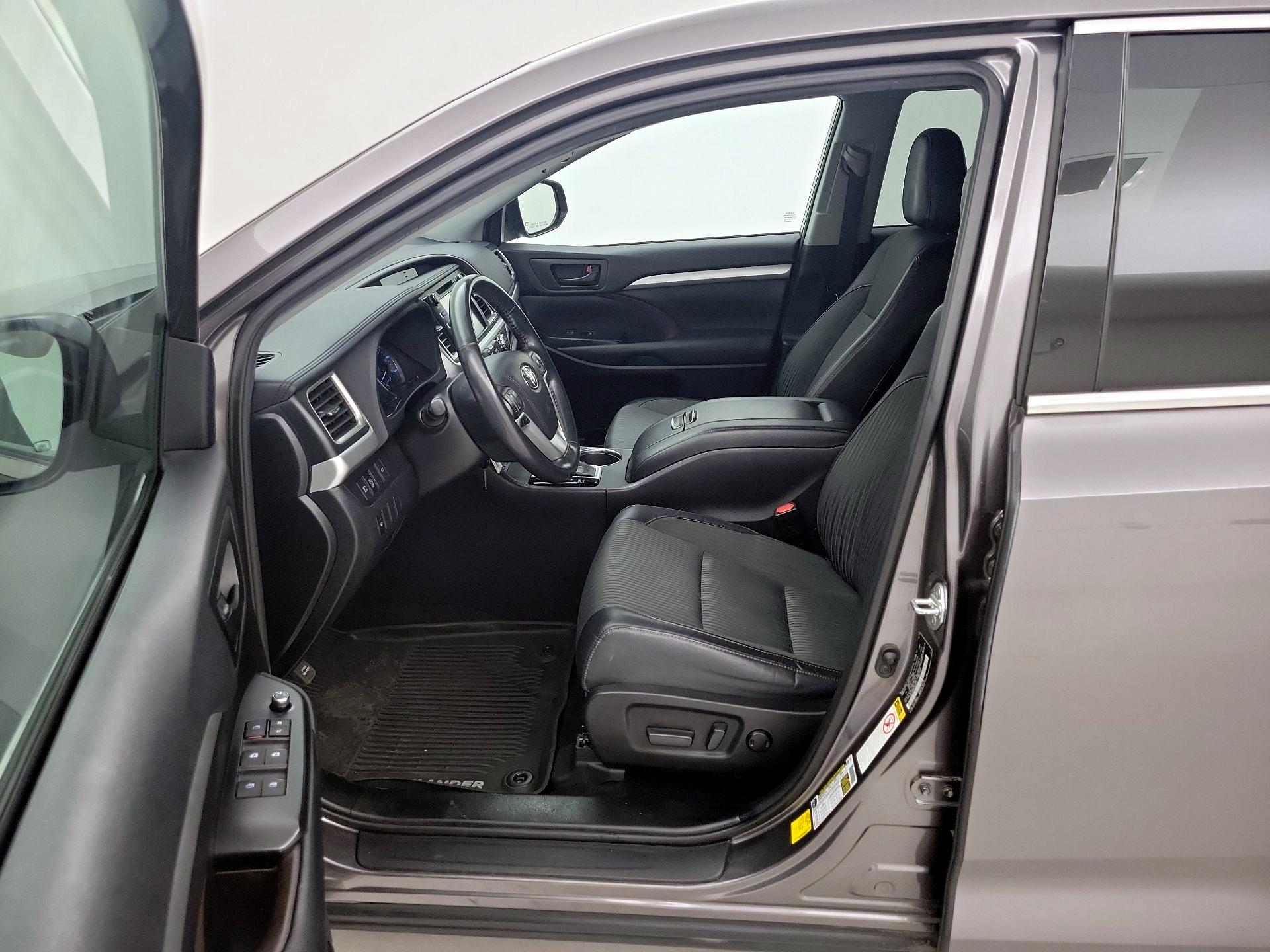 Thumbnail: 2019 Toyota Highlander - 11
