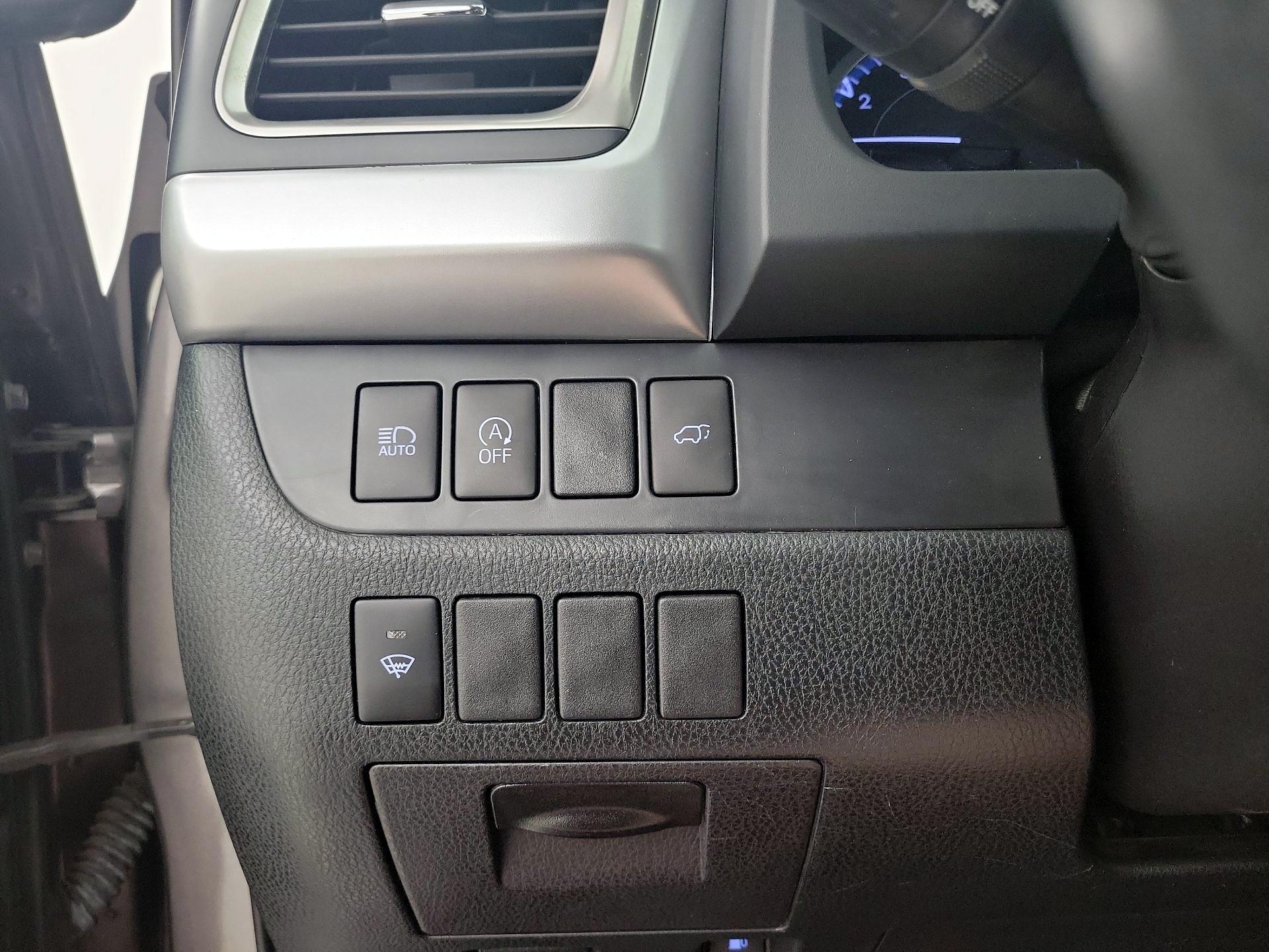 Thumbnail: 2019 Toyota Highlander - 13