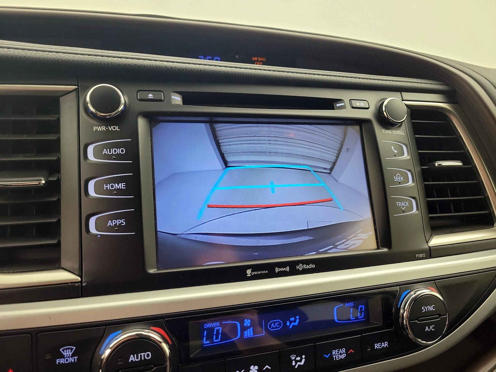 Thumbnail: 2019 Toyota Highlander - 14