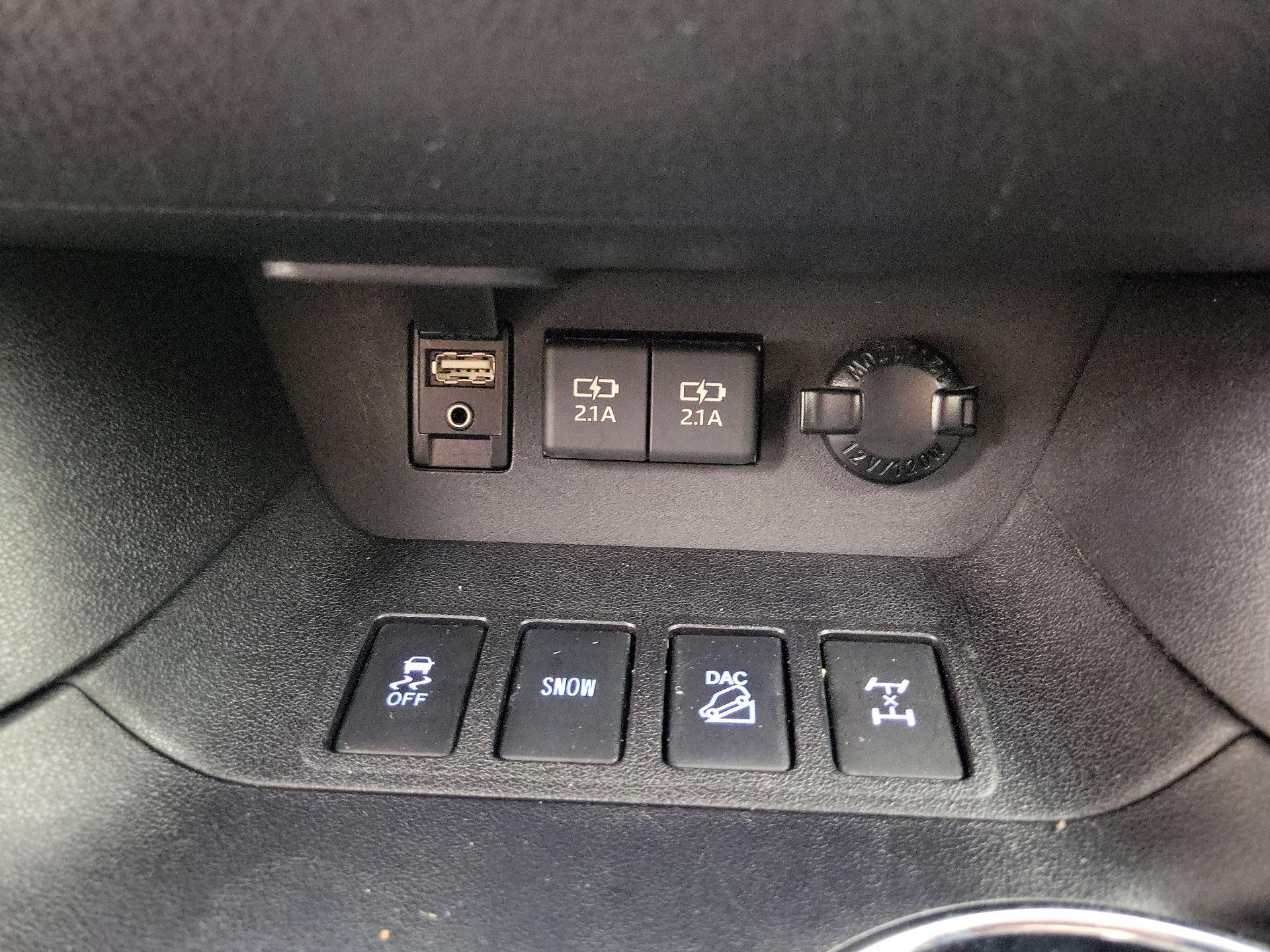 Thumbnail: 2019 Toyota Highlander - 18