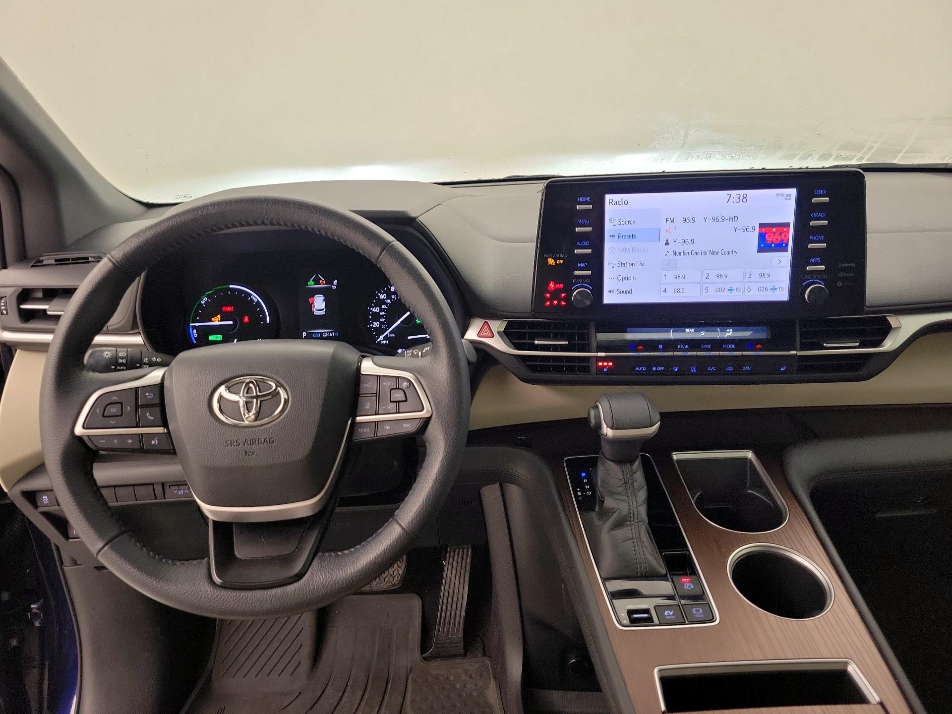 Thumbnail: 2021 Toyota Sienna - 9