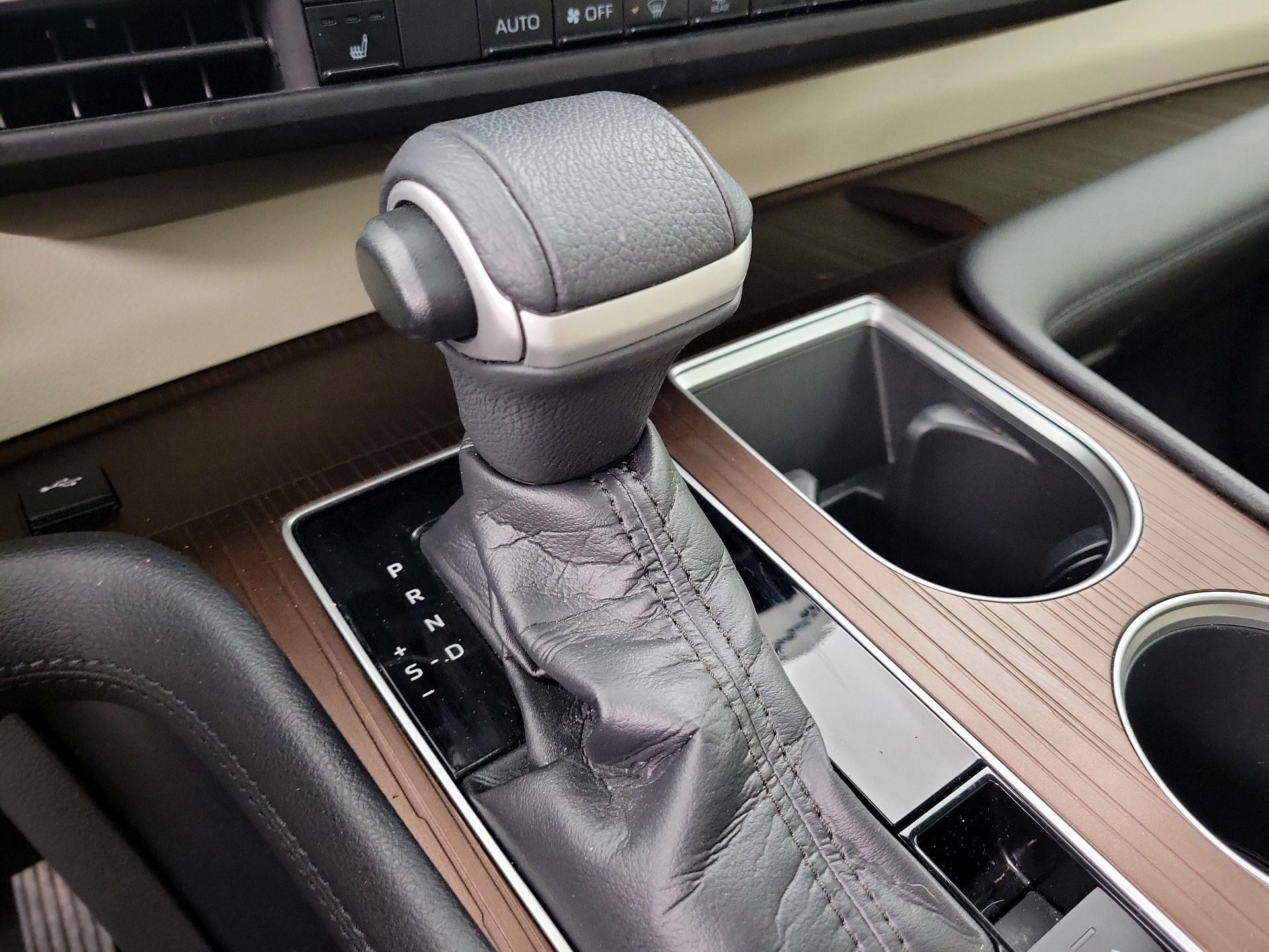 Thumbnail: 2021 Toyota Sienna - 17