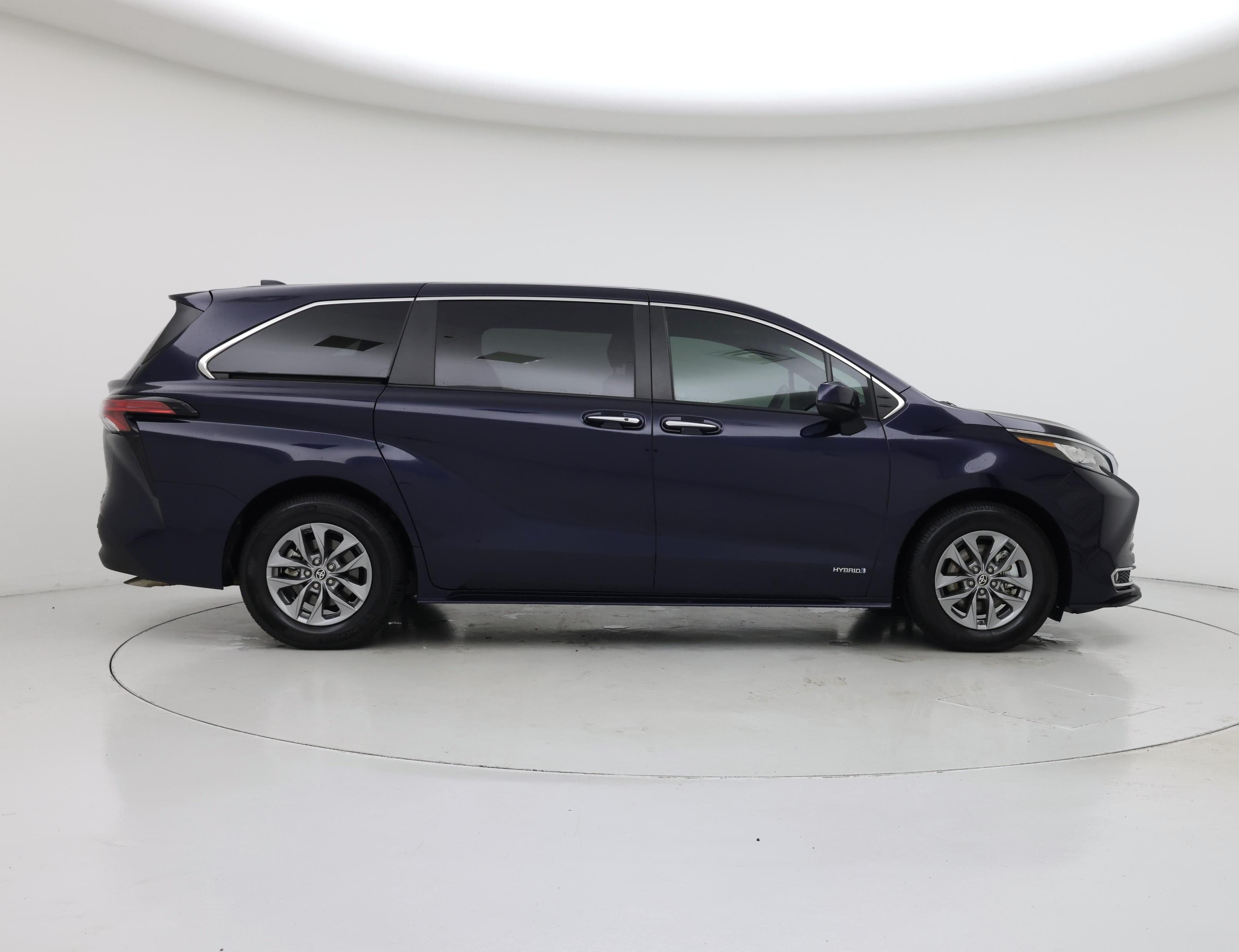 Thumbnail: 2021 Toyota Sienna - 7