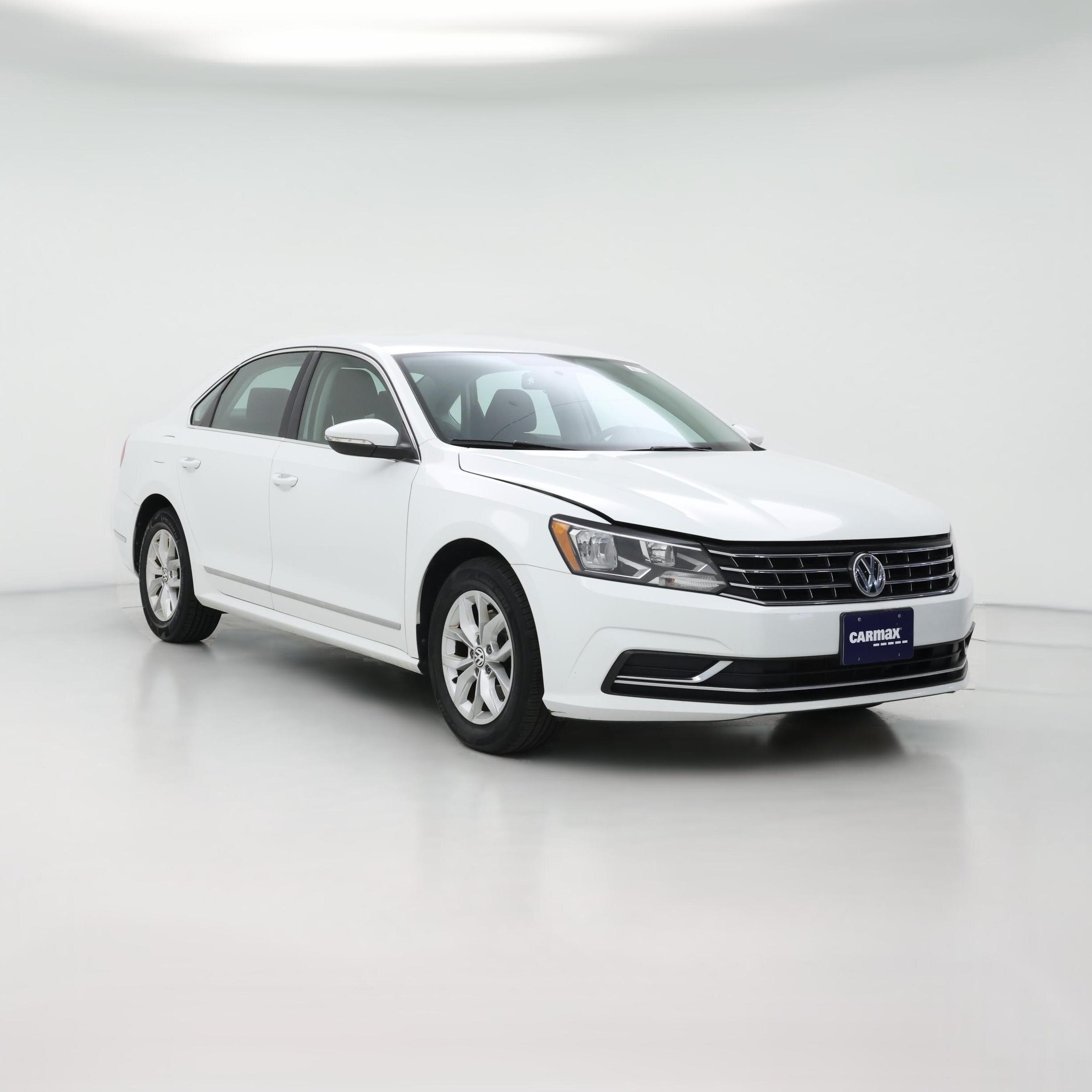 Thumbnail: 2016 Volkswagen Passat - 1