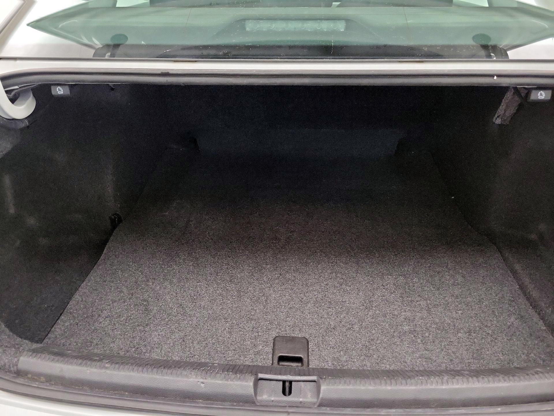 Thumbnail: 2016 Volkswagen Passat - 20