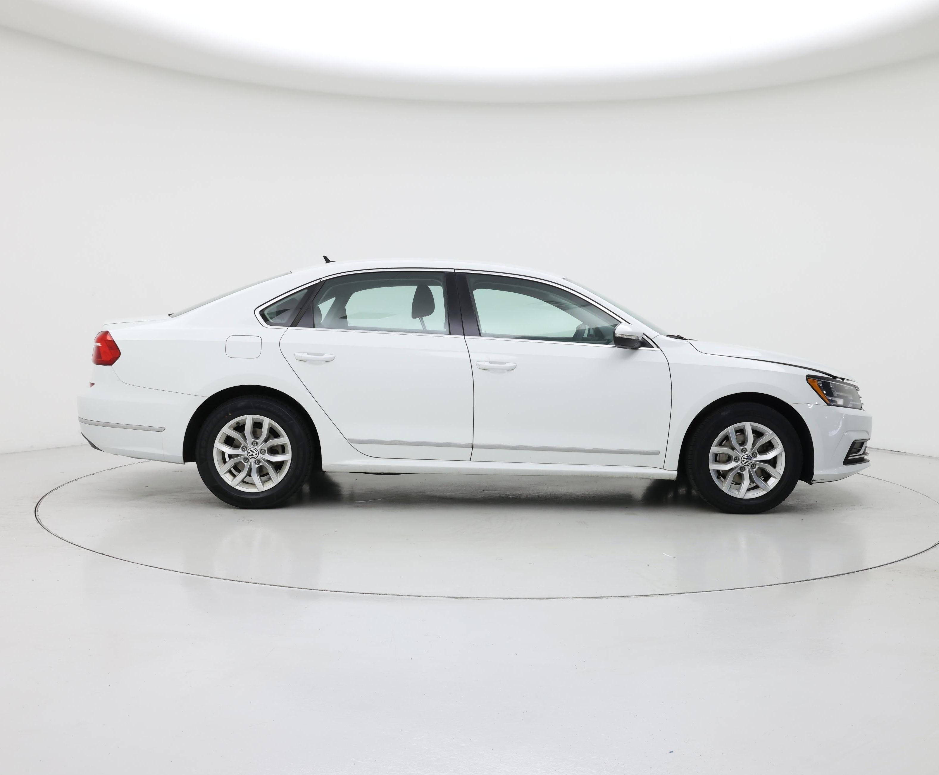 Thumbnail: 2016 Volkswagen Passat - 7