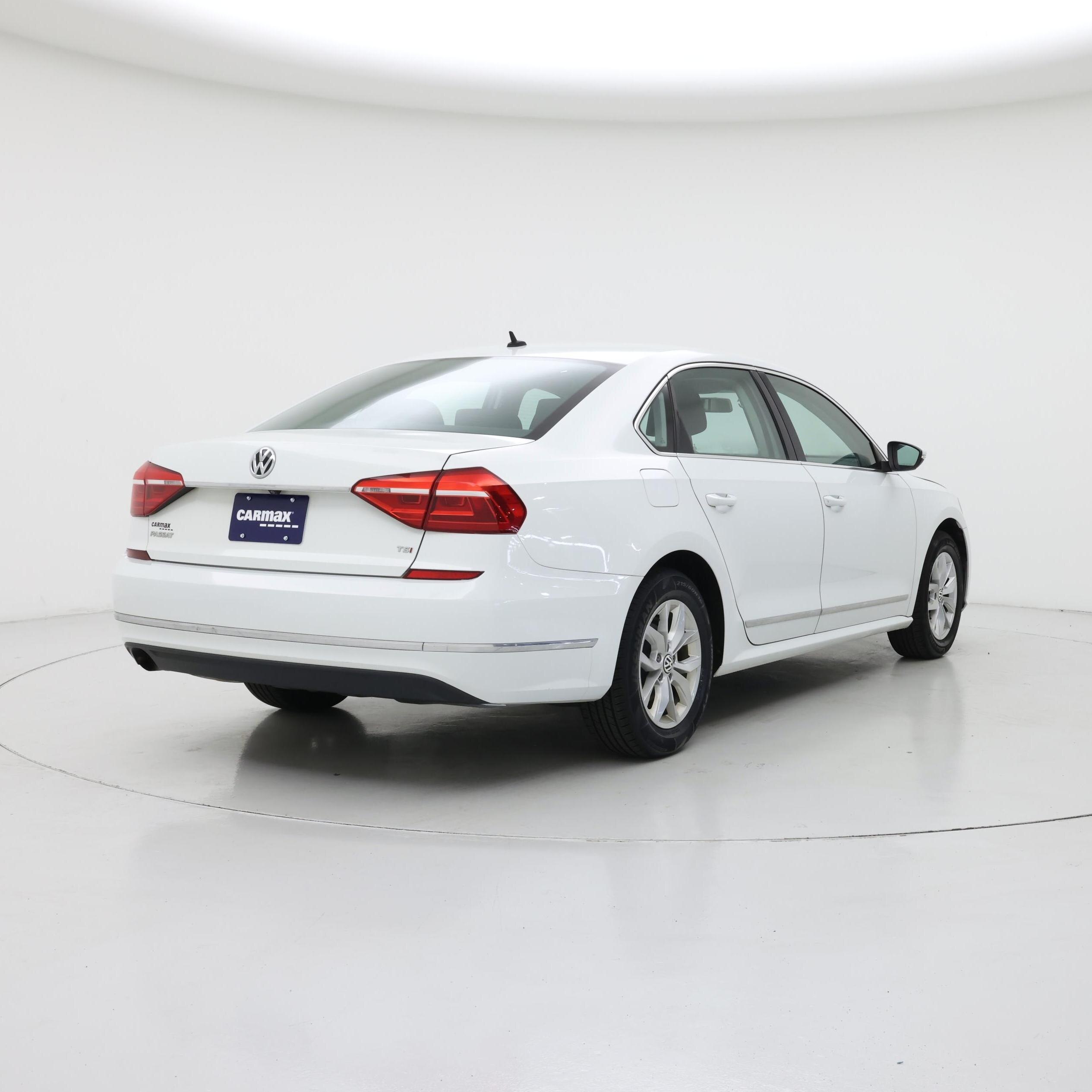 Thumbnail: 2016 Volkswagen Passat - 8