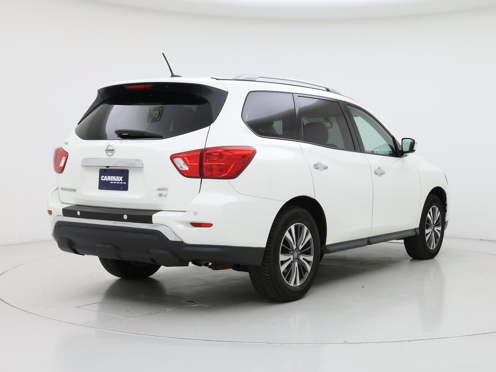 2018 Nissan Pathfinder SV - Photo 9