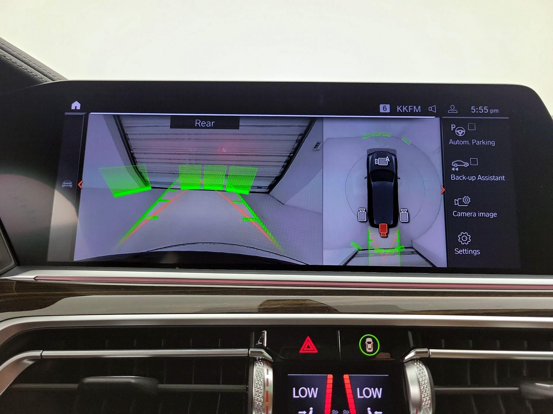 Thumbnail: 2021 BMW X7 - 14
