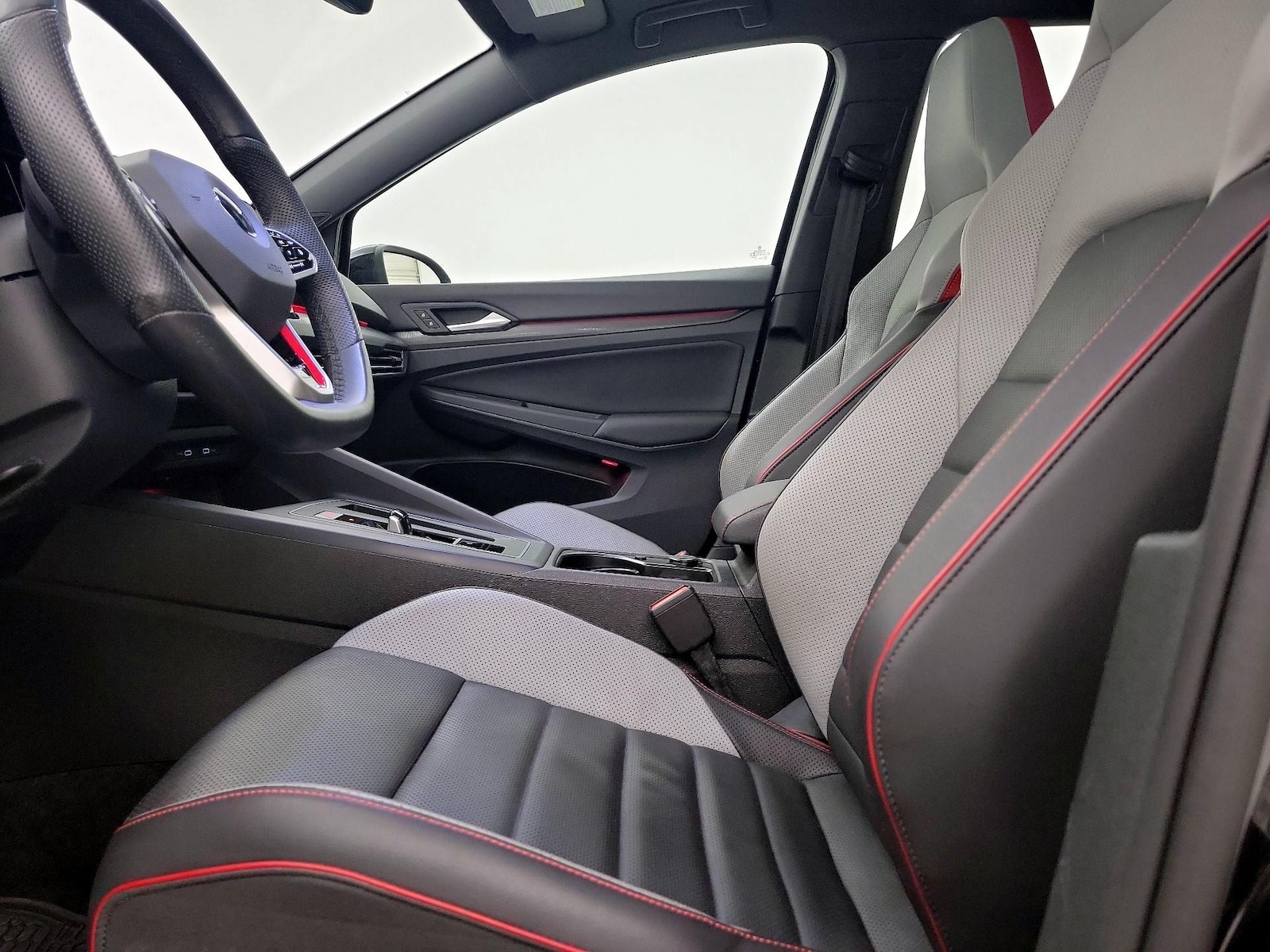 2022 Volkswagen Golf GTI SE - Photo 12