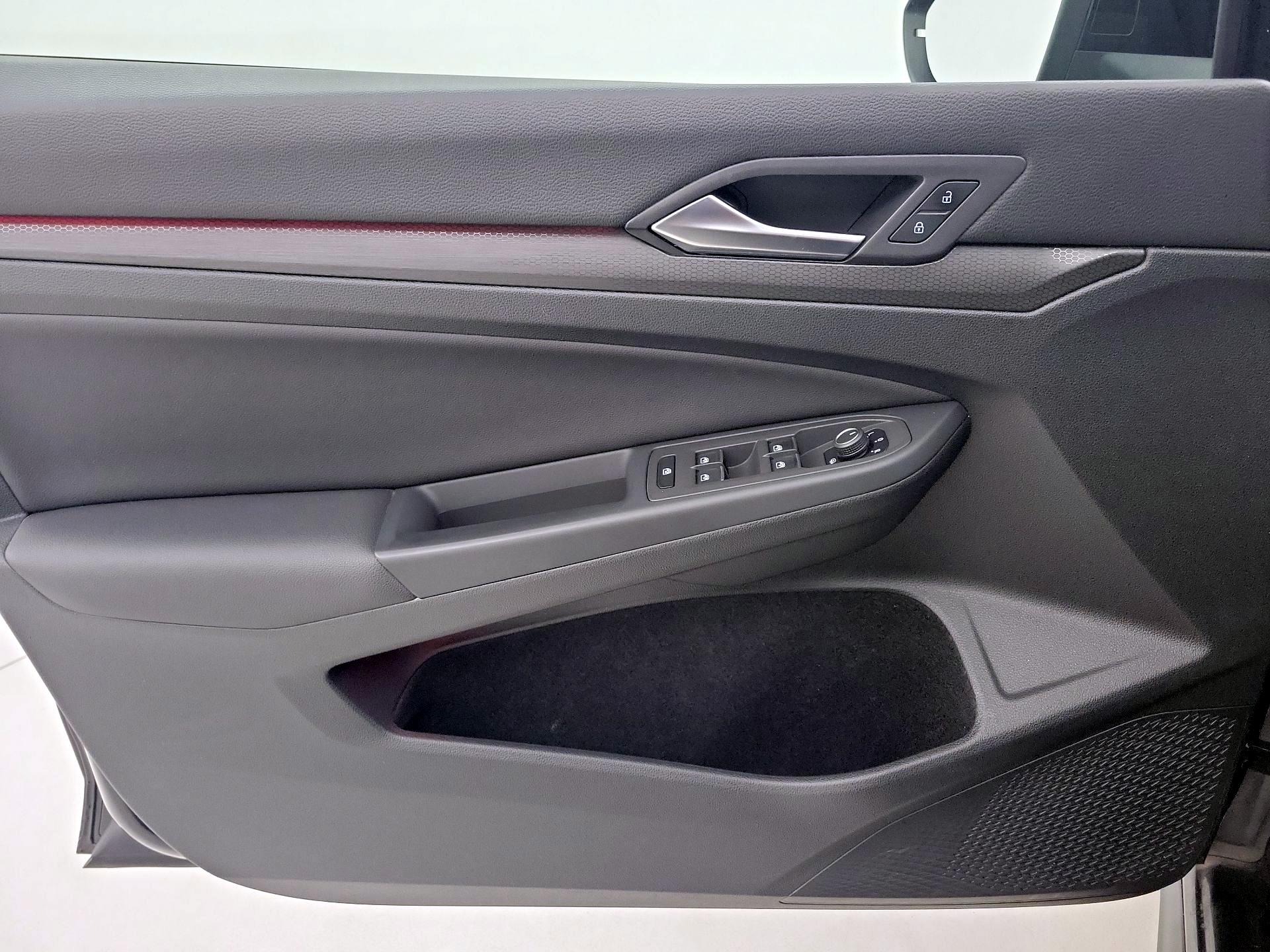 Thumbnail: 2022 Volkswagen Golf - 12