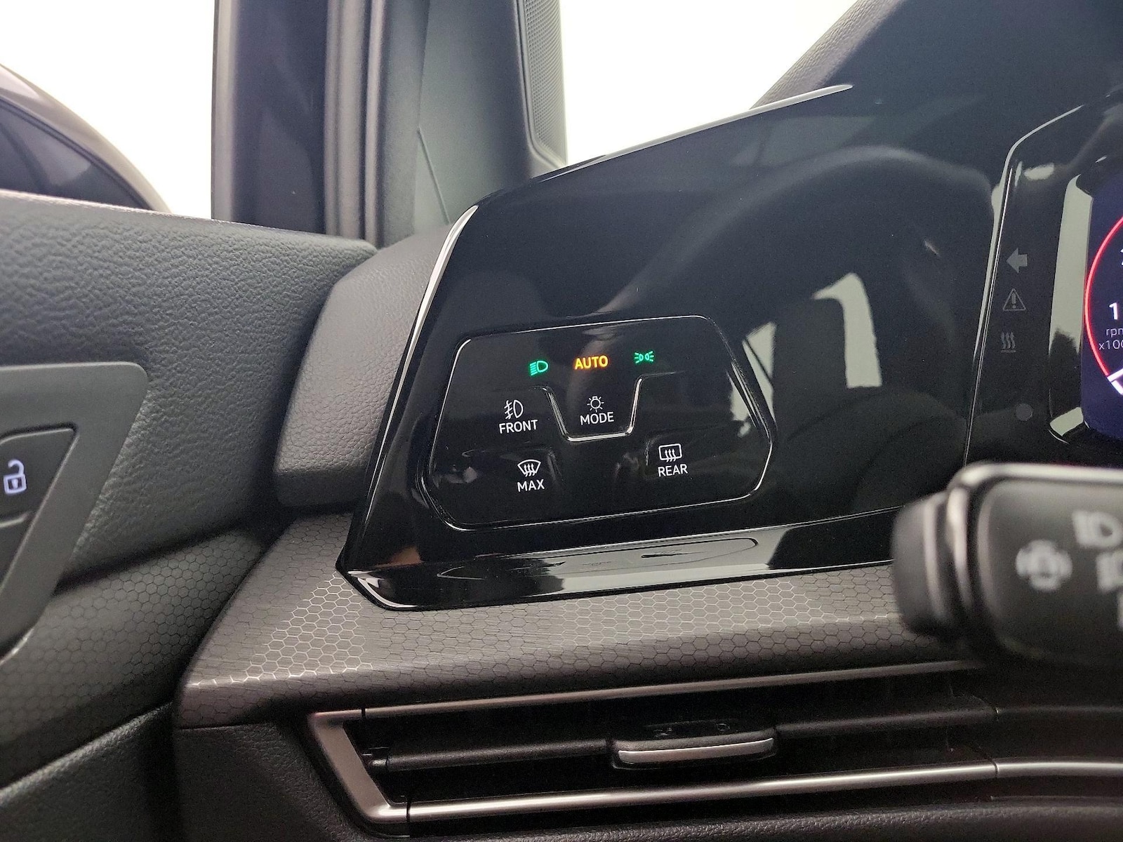 2022 Volkswagen Golf GTI SE - Photo 14
