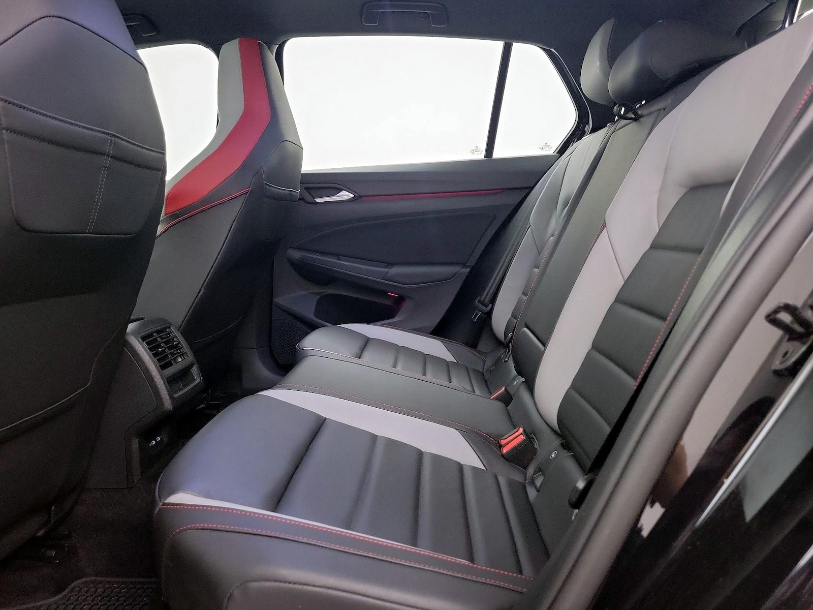 2022 Volkswagen Golf GTI SE - Photo 20