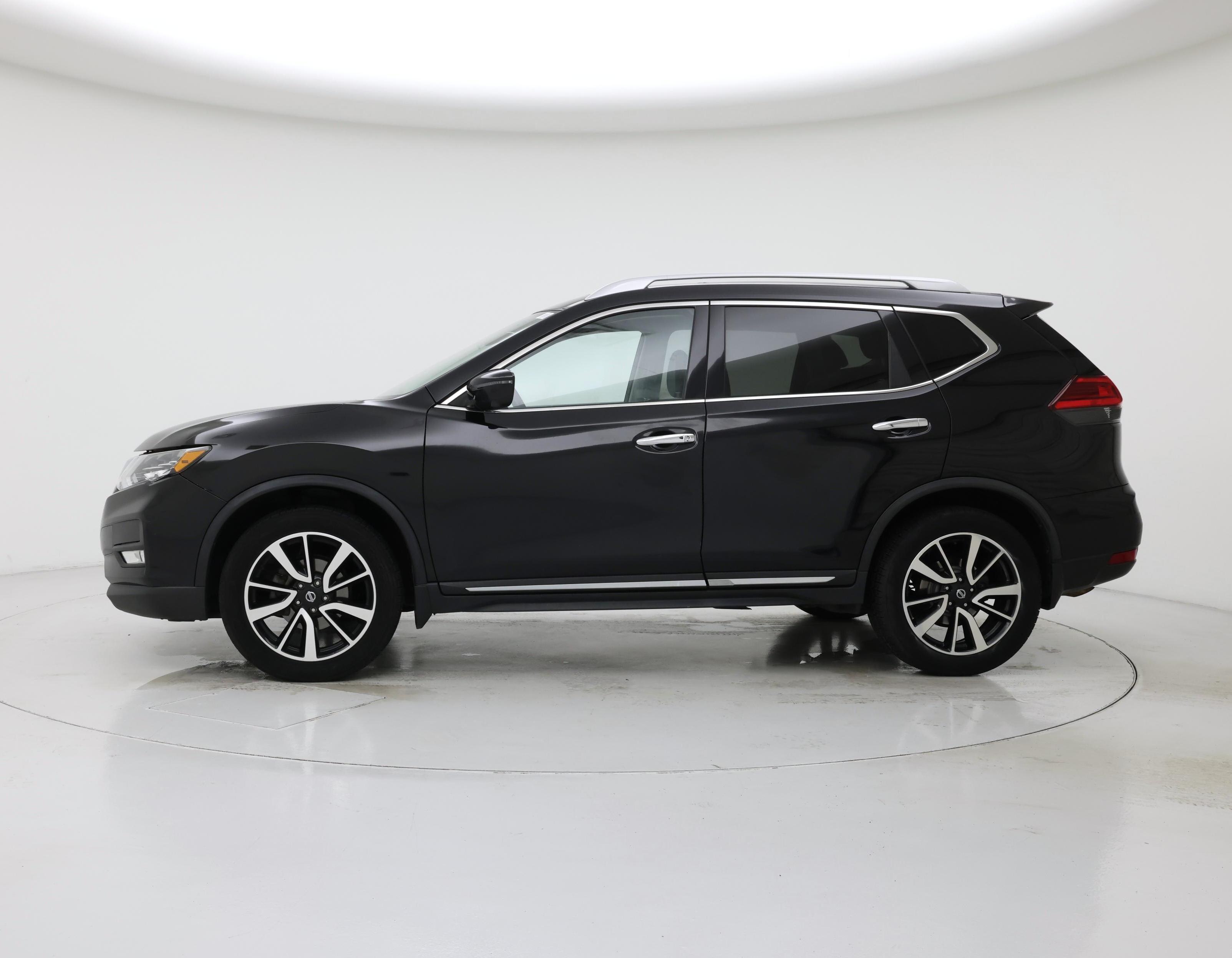Thumbnail: 2017 Nissan Rogue - 3