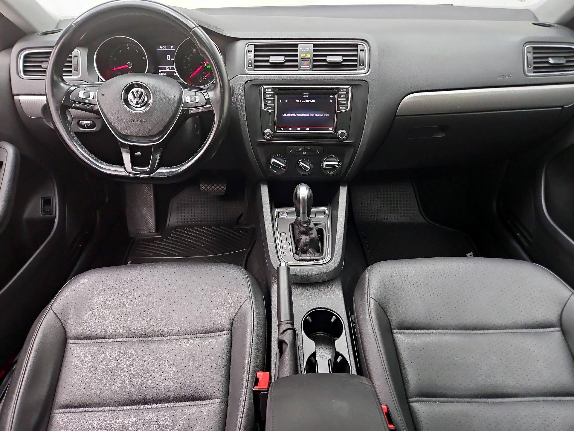 Thumbnail: 2017 Volkswagen Jetta - 9