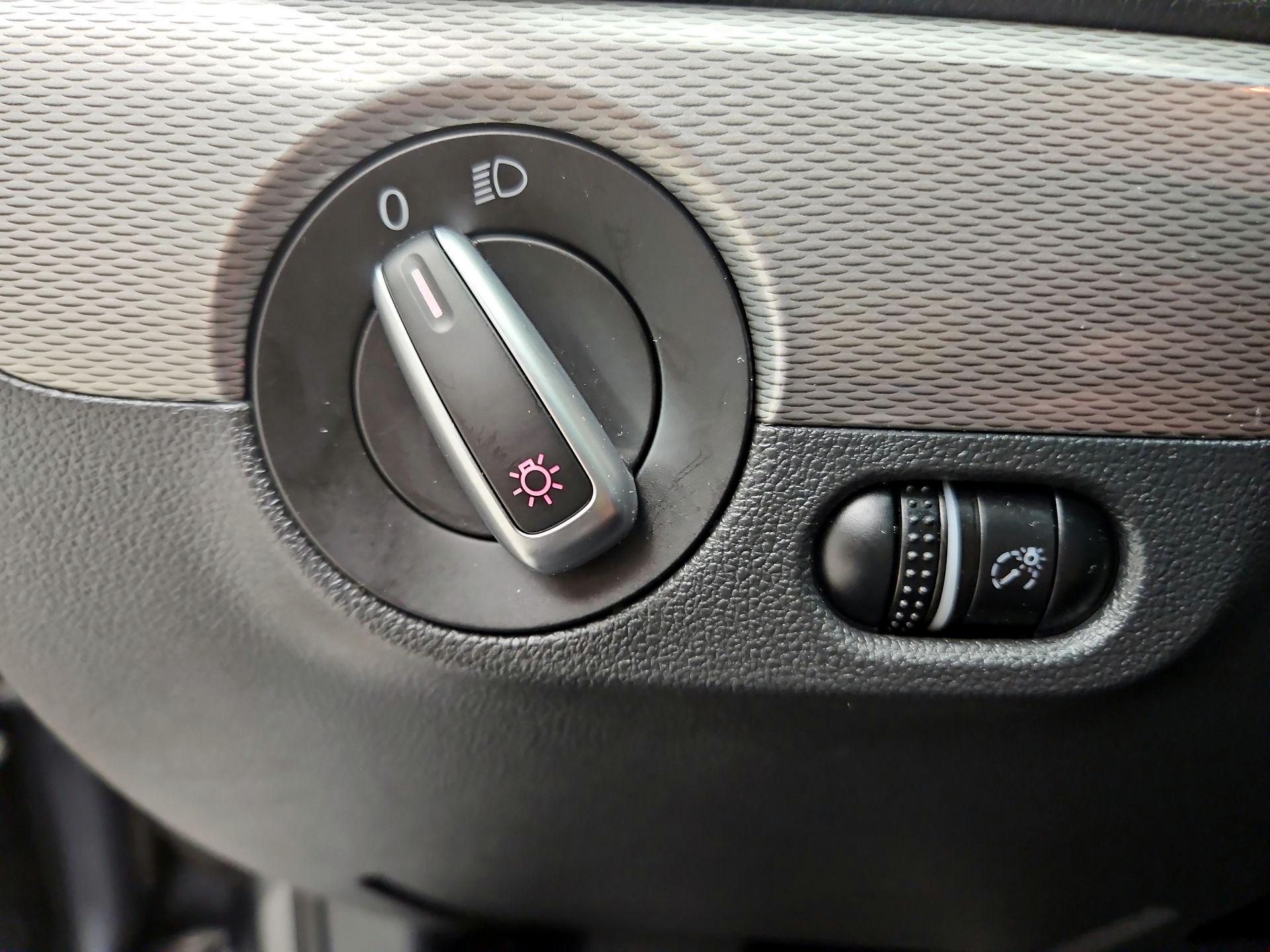 Thumbnail: 2017 Volkswagen Jetta - 13
