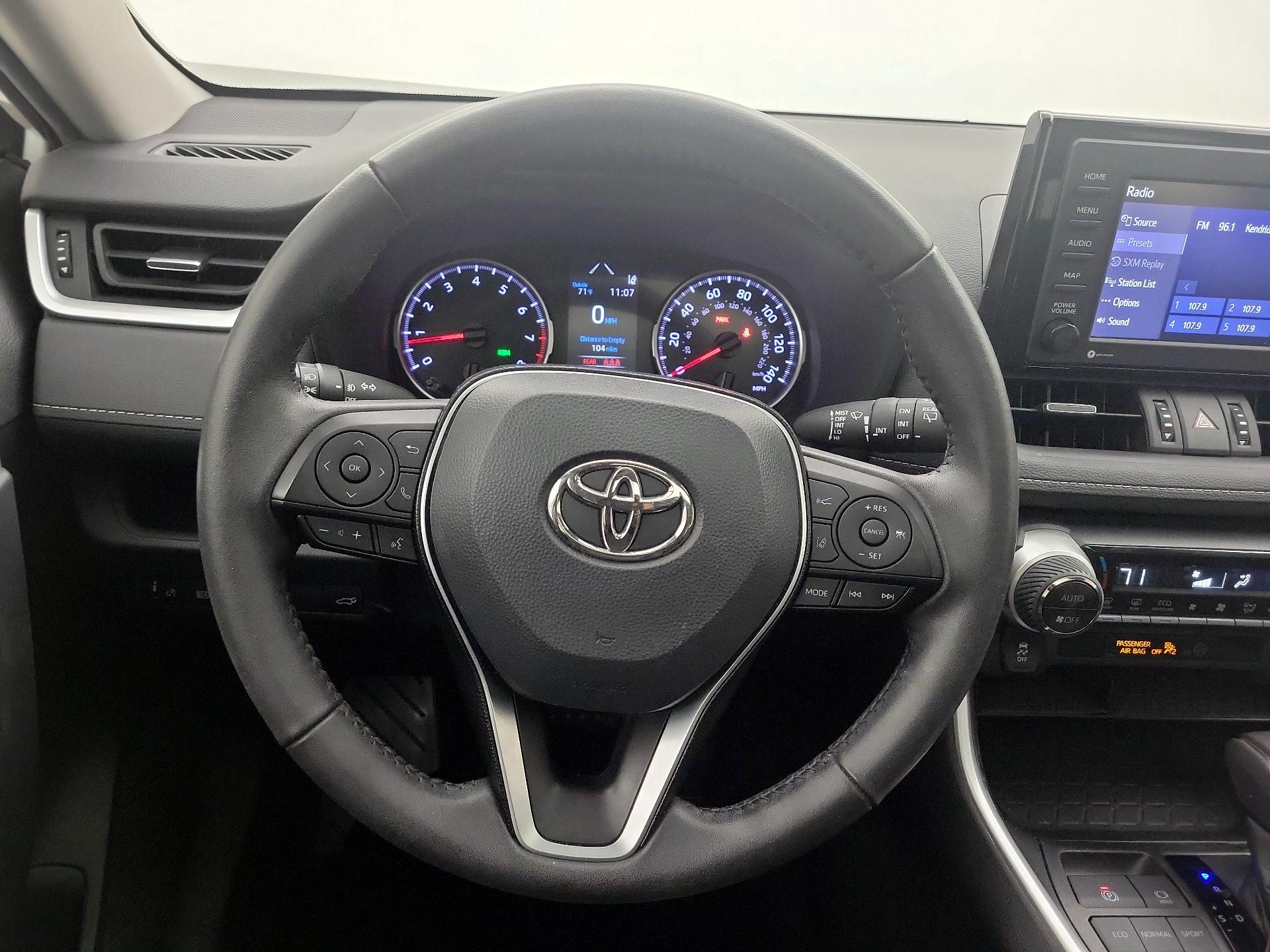 Thumbnail: 2021 Toyota RAV4 - 10
