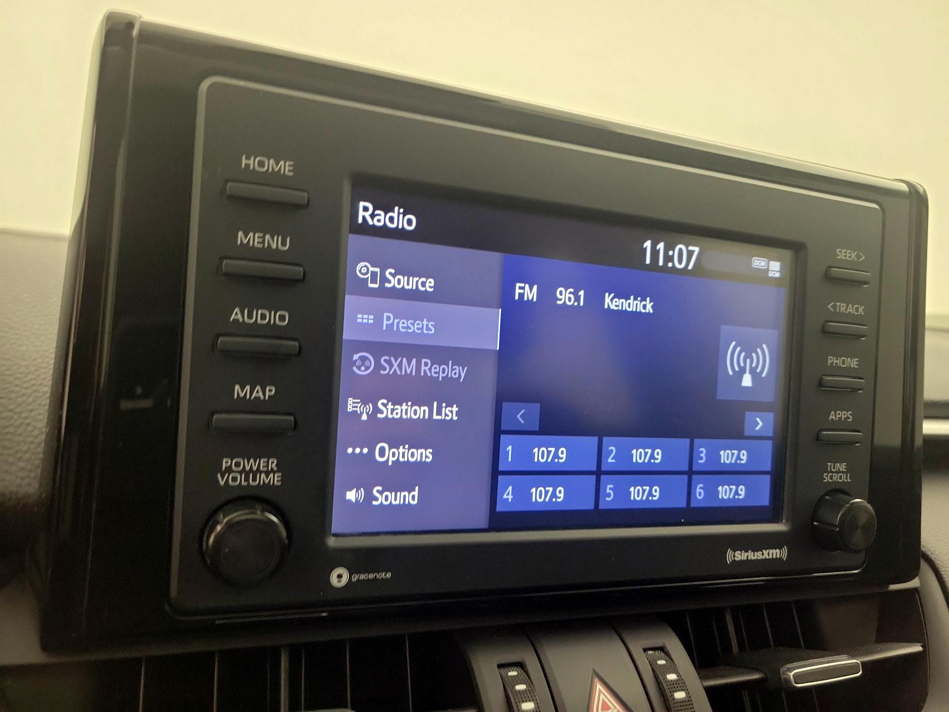 Thumbnail: 2021 Toyota RAV4 - 15