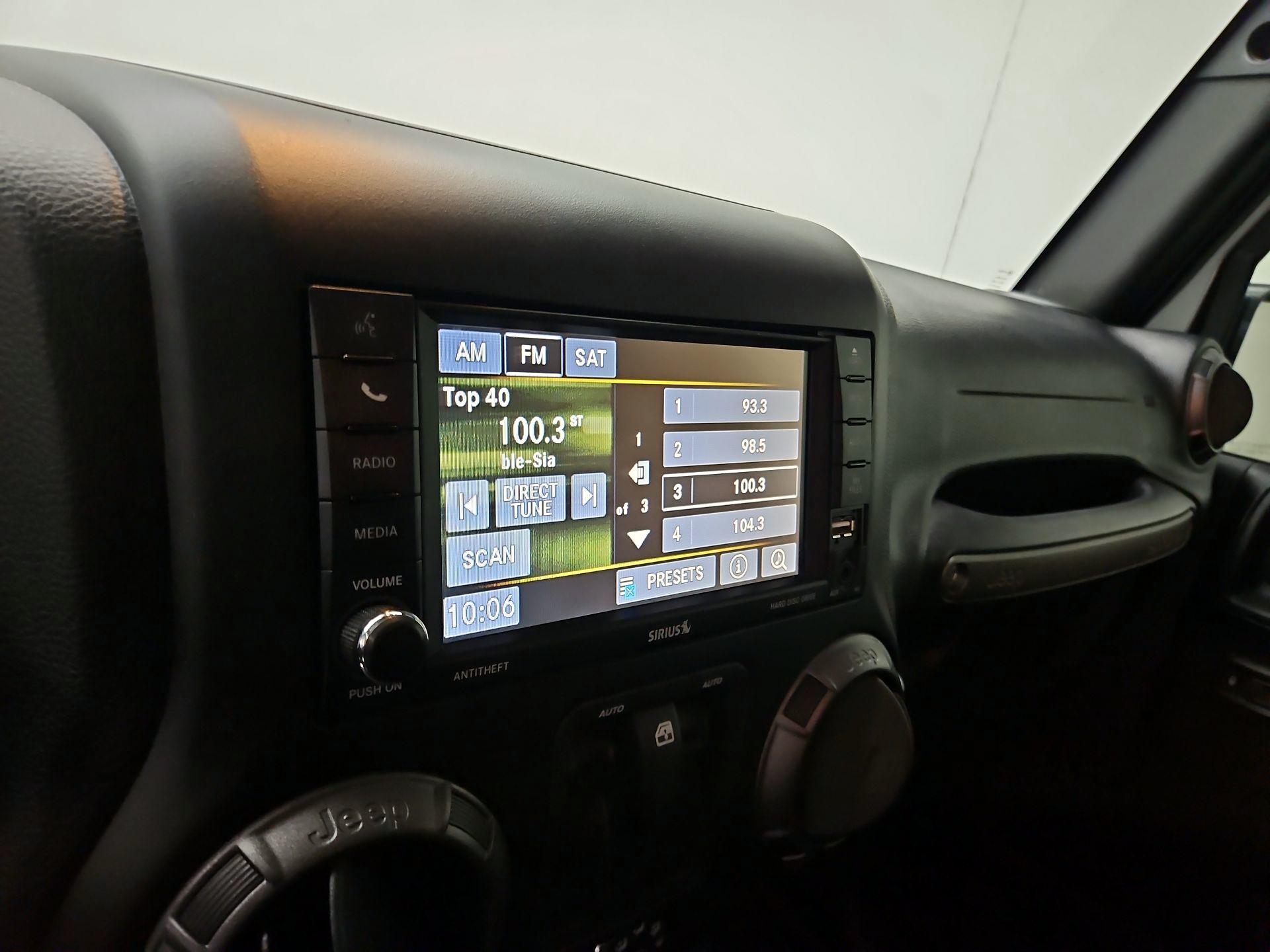Thumbnail: 2017 Jeep Wrangler - 13