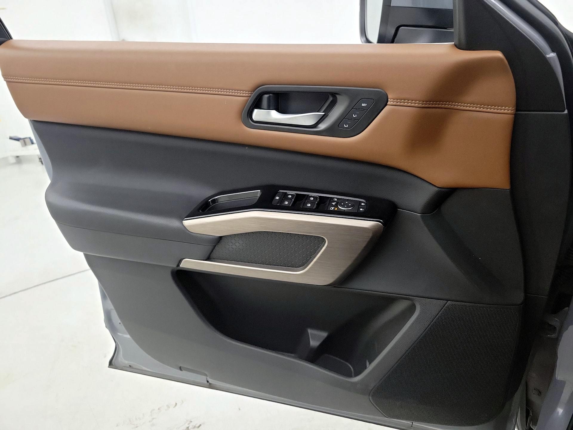 Thumbnail: 2023 Nissan Pathfinder - 12
