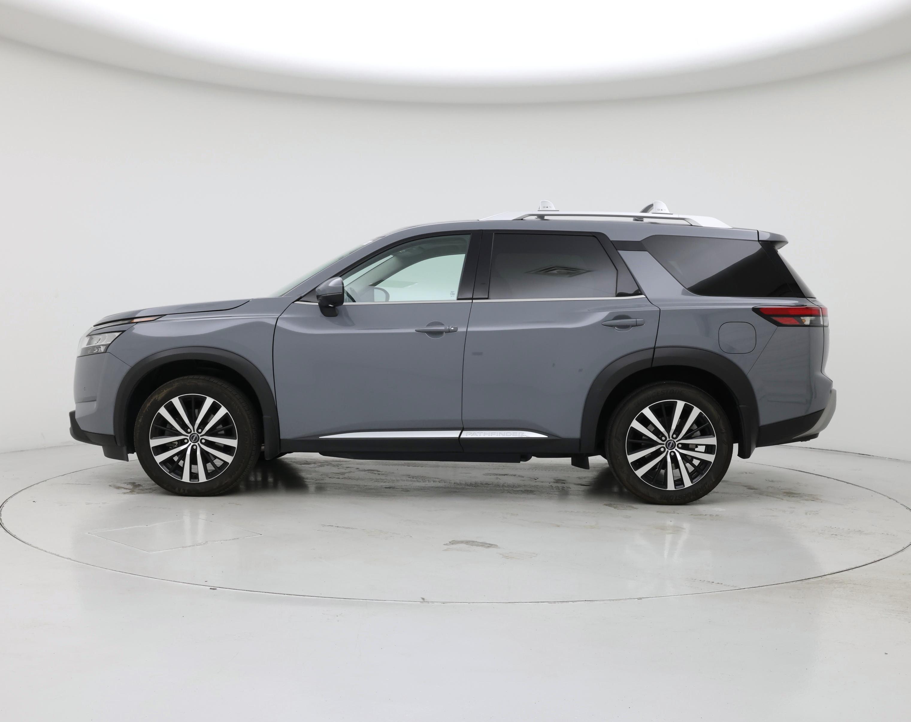 Thumbnail: 2023 Nissan Pathfinder - 3