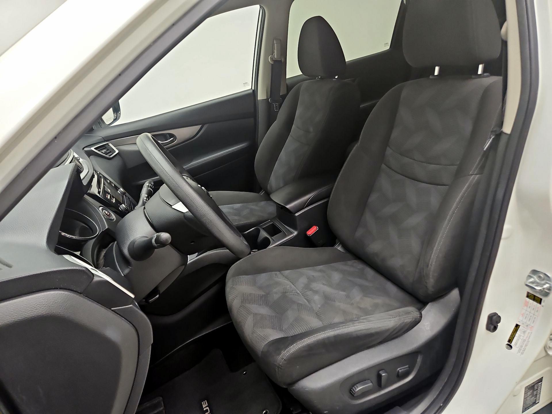 Thumbnail: 2016 Nissan Rogue - 11