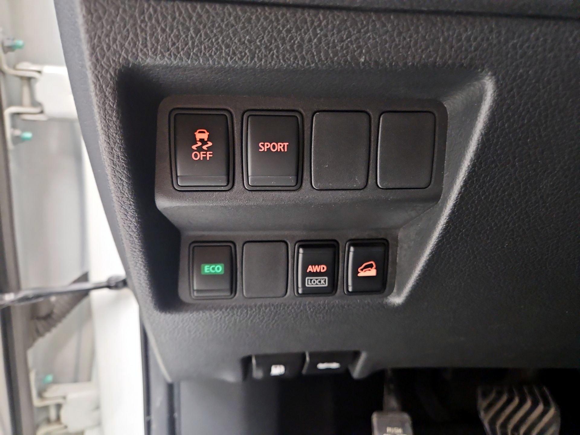 Thumbnail: 2016 Nissan Rogue - 13