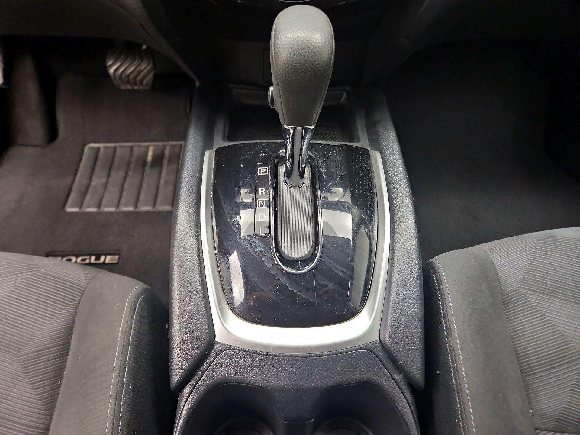Thumbnail: 2016 Nissan Rogue - 17