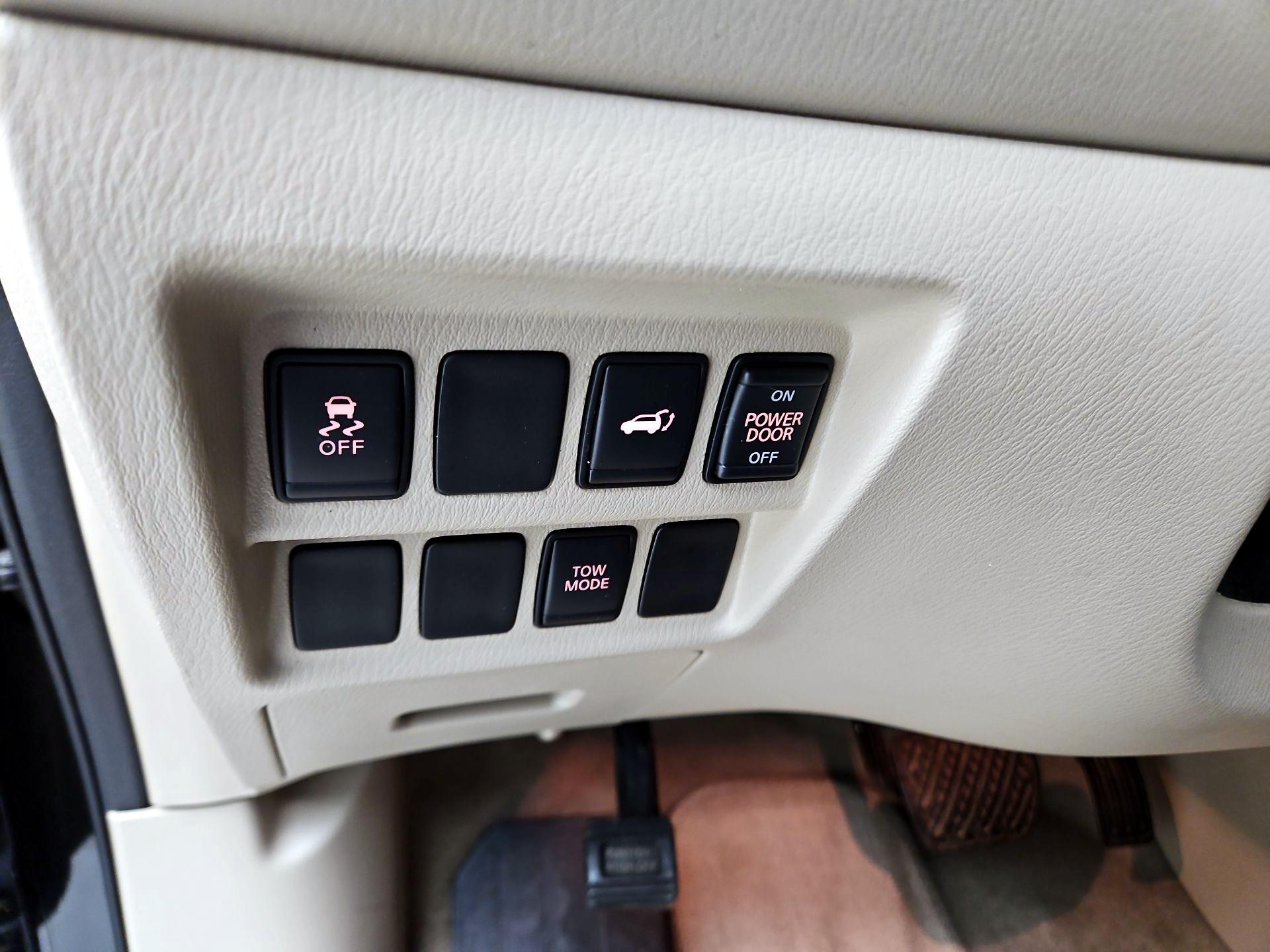 Thumbnail: 2014 Nissan Pathfinder - 13