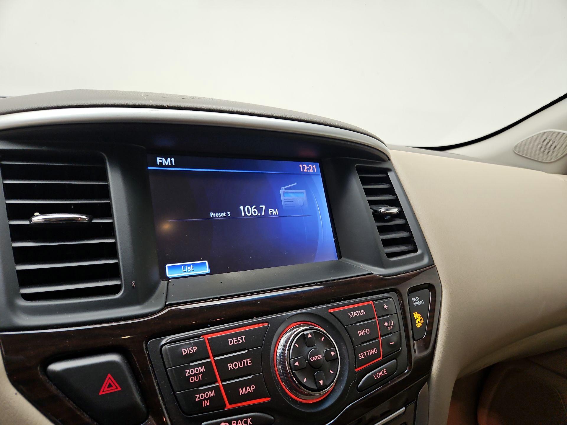 Thumbnail: 2014 Nissan Pathfinder - 16