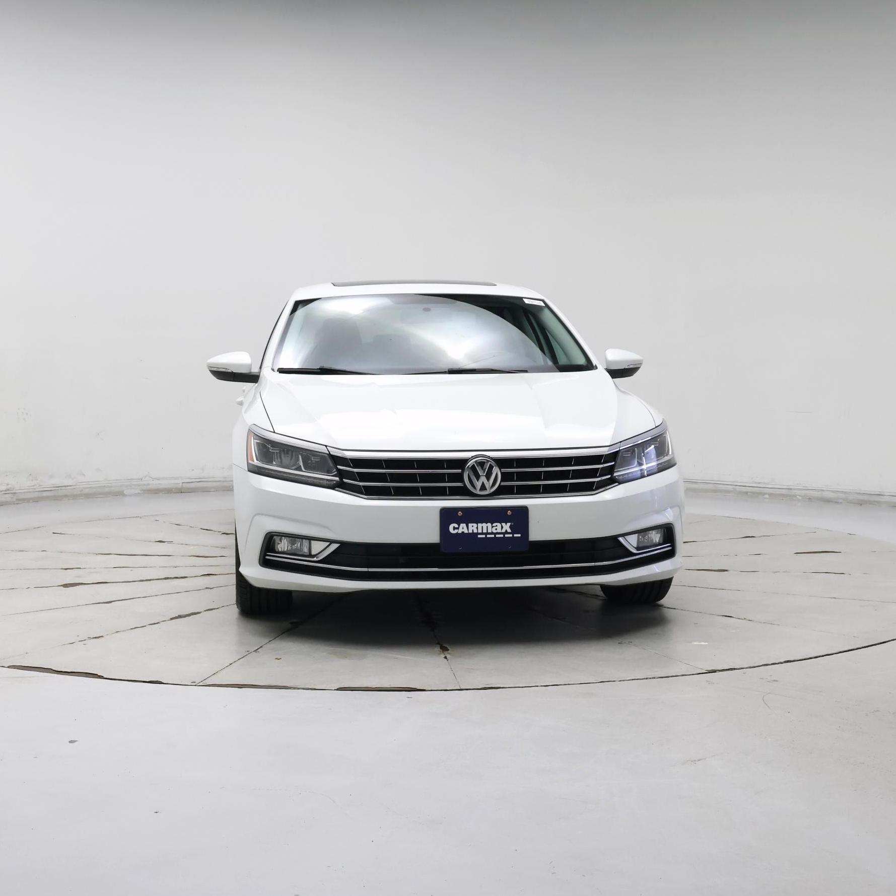 Thumbnail: 2017 Volkswagen Passat - 5