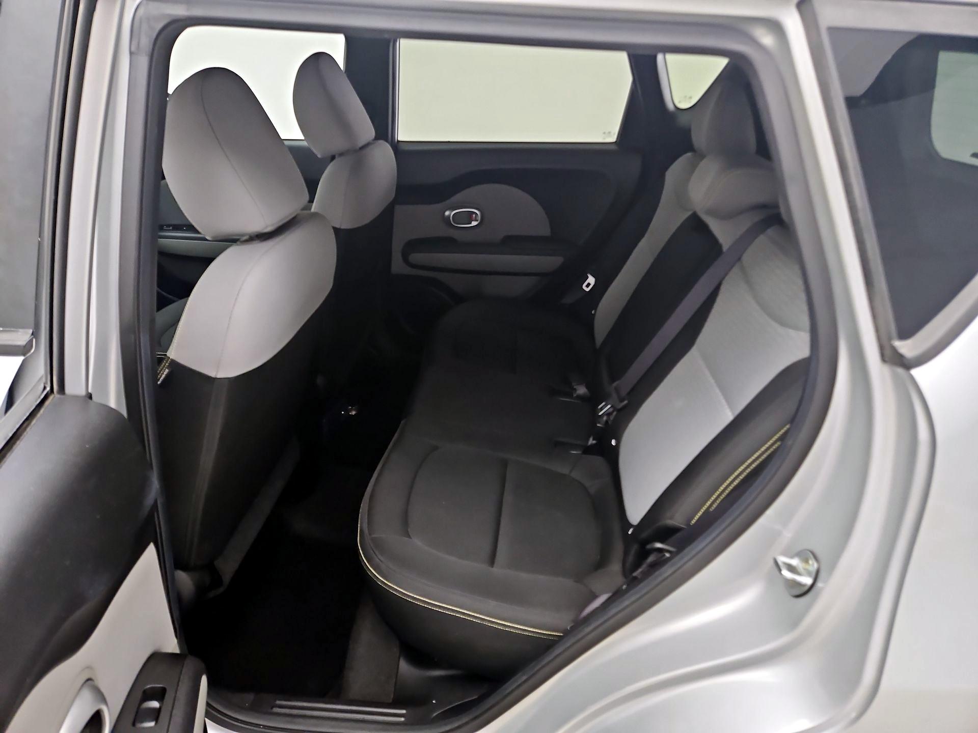 Thumbnail: 2015 Kia Soul - 18