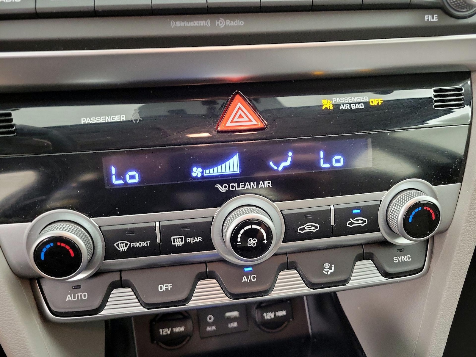 2020 Hyundai Elantra SEL - Photo 17