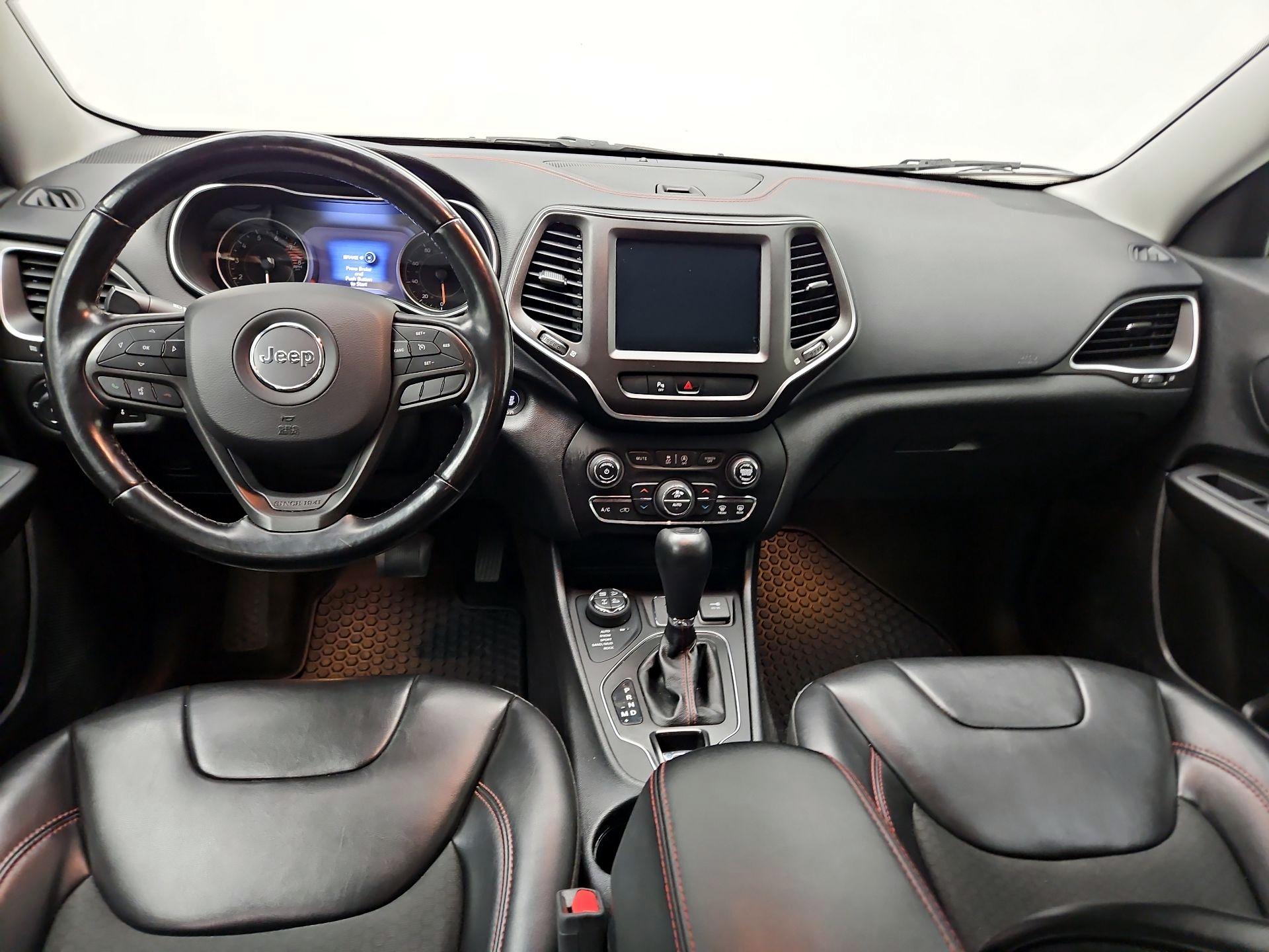 Thumbnail: 2020 Jeep Cherokee - 9