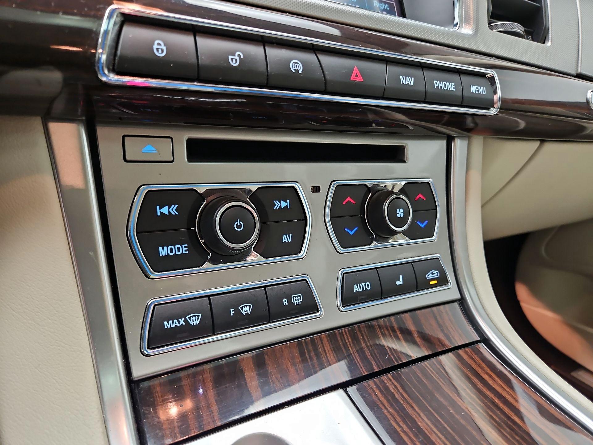 Thumbnail: 2015 Jaguar XF - 17