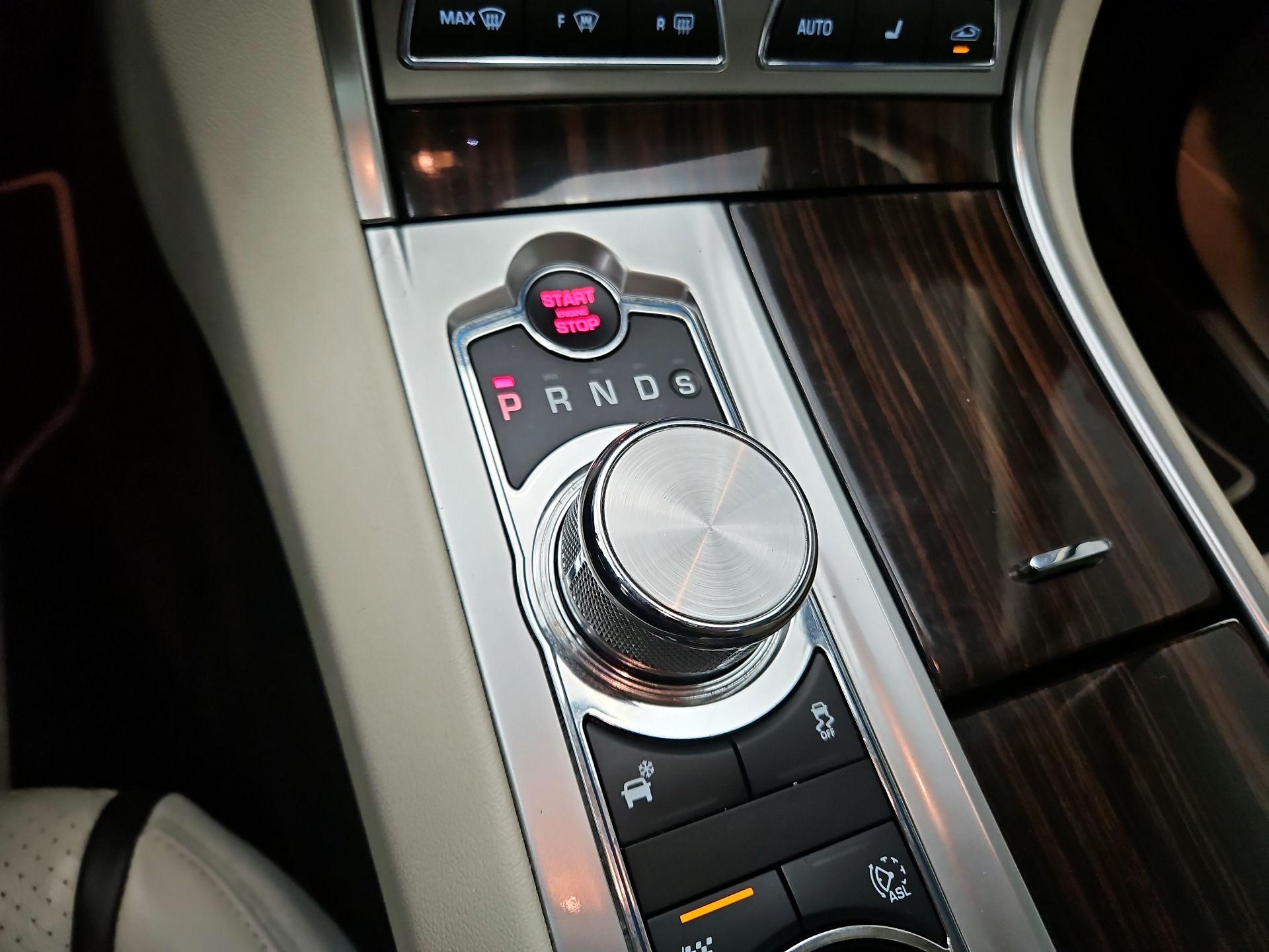 Thumbnail: 2015 Jaguar XF - 18