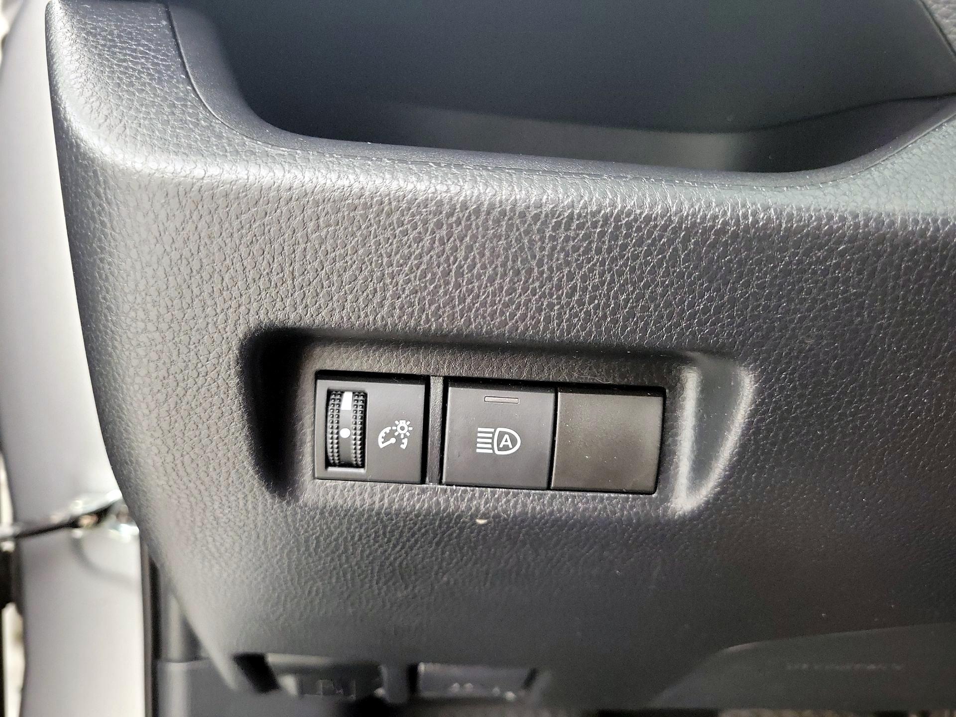 Thumbnail: 2019 Toyota RAV4 - 13