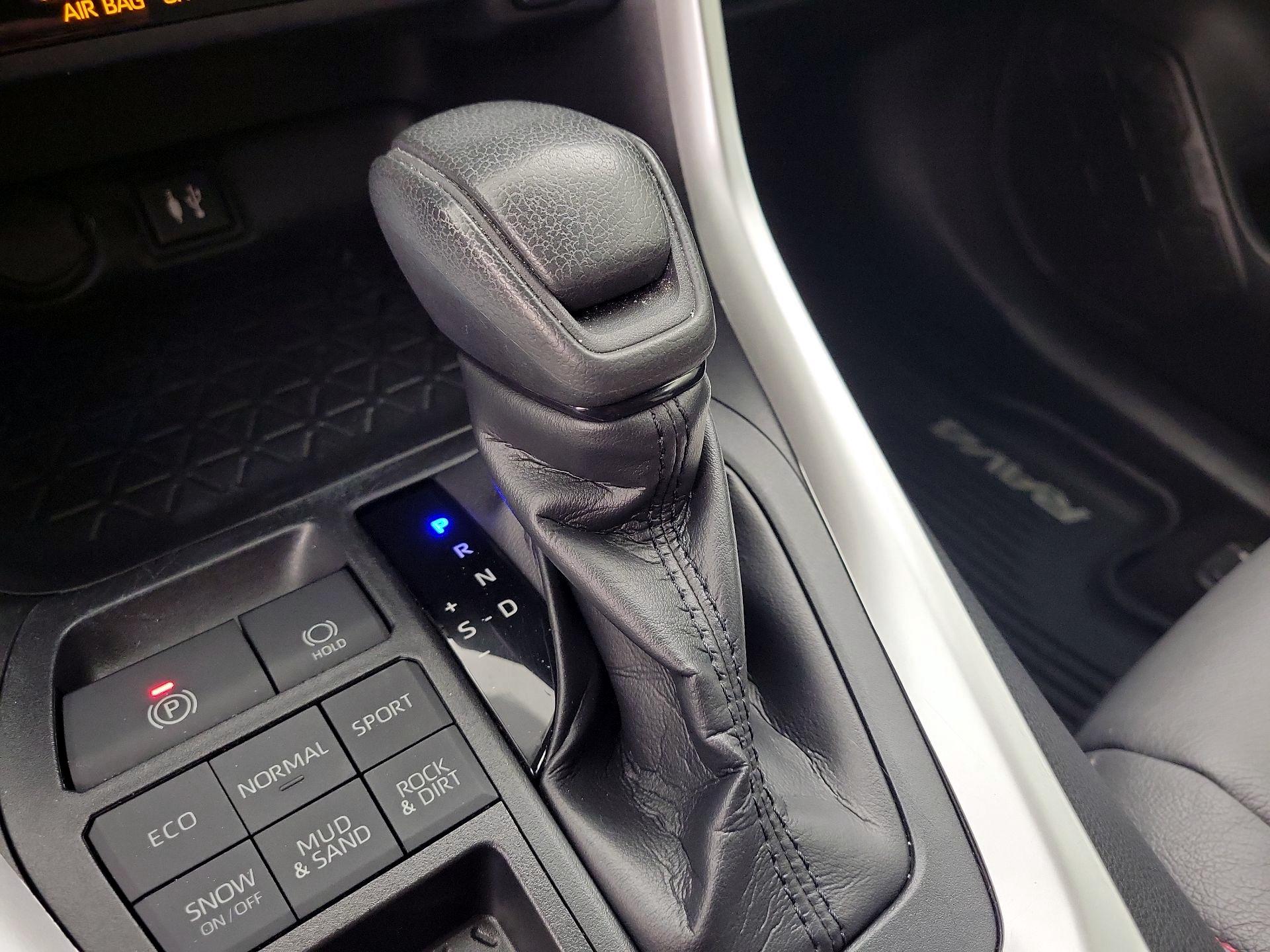 Thumbnail: 2019 Toyota RAV4 - 17