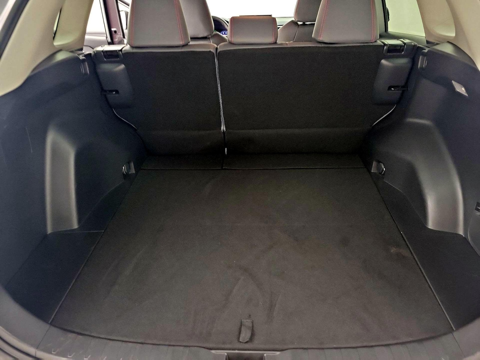 2019 Toyota RAV4 LE - Photo 21