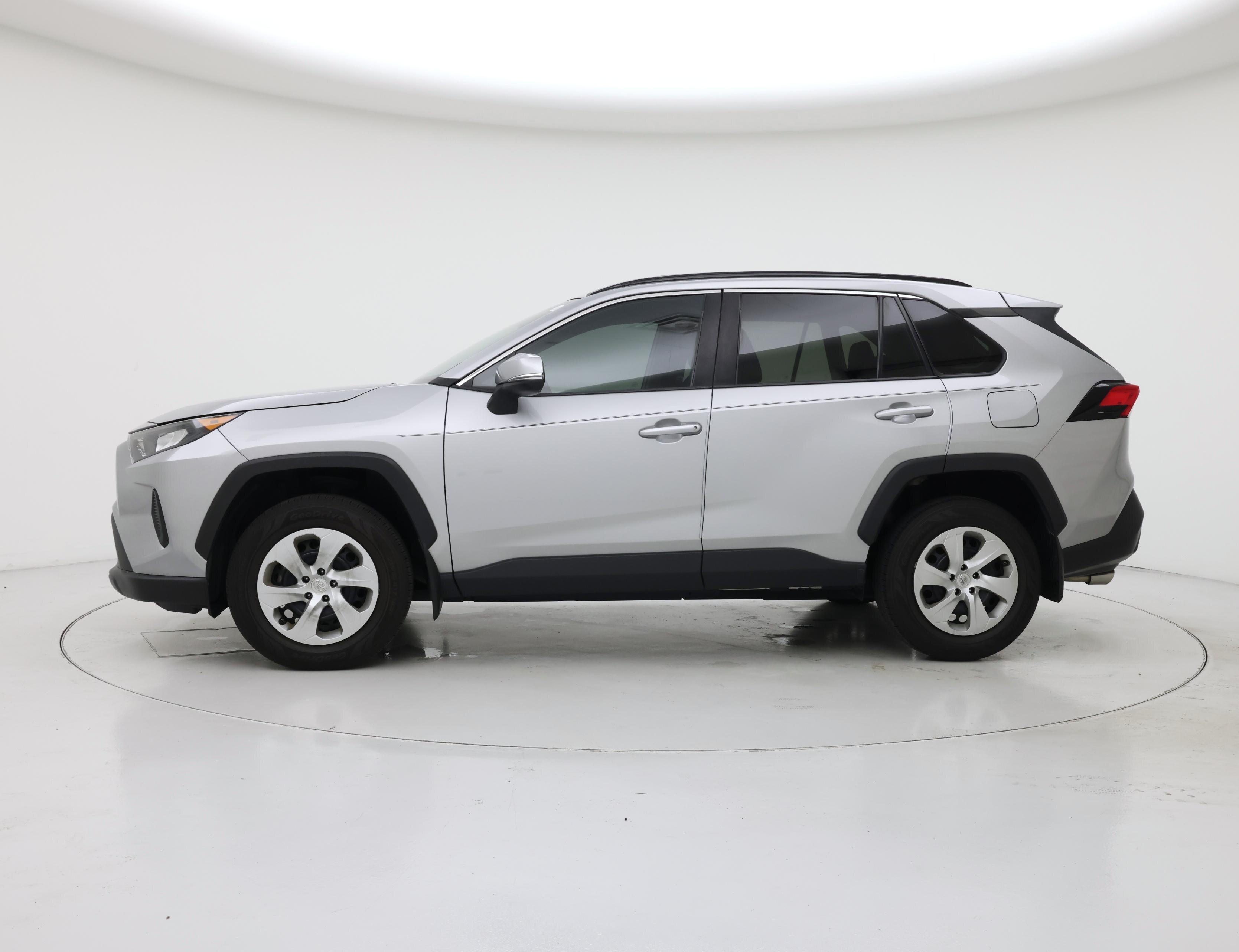 Thumbnail: 2019 Toyota RAV4 - 3